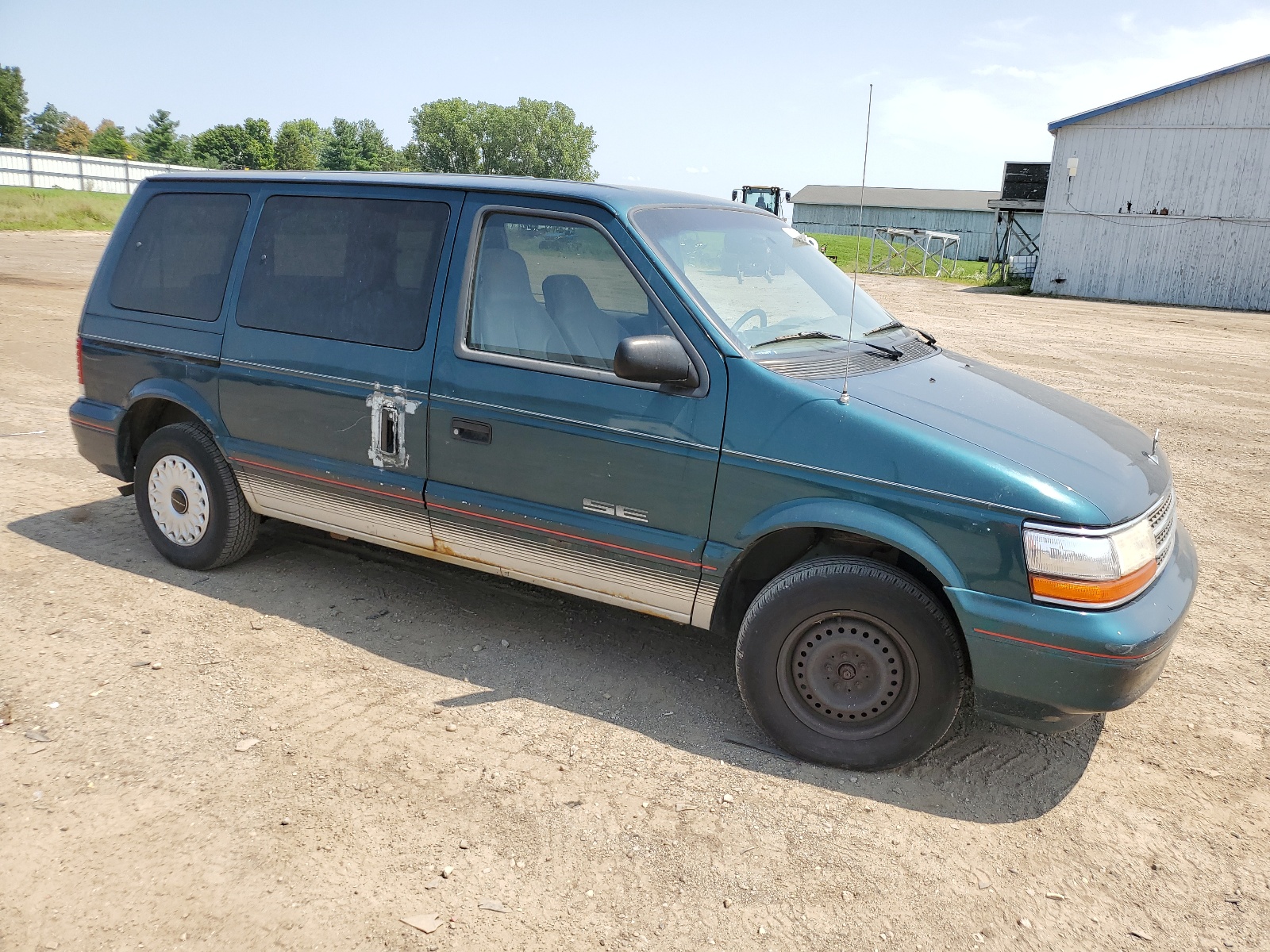 2P4GH2531RR777534 1994 Plymouth Voyager