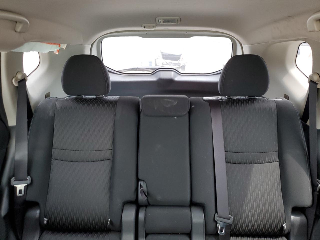 2018 Nissan Rogue S VIN: KNMAT2MT0JP502012 Lot: 64656464