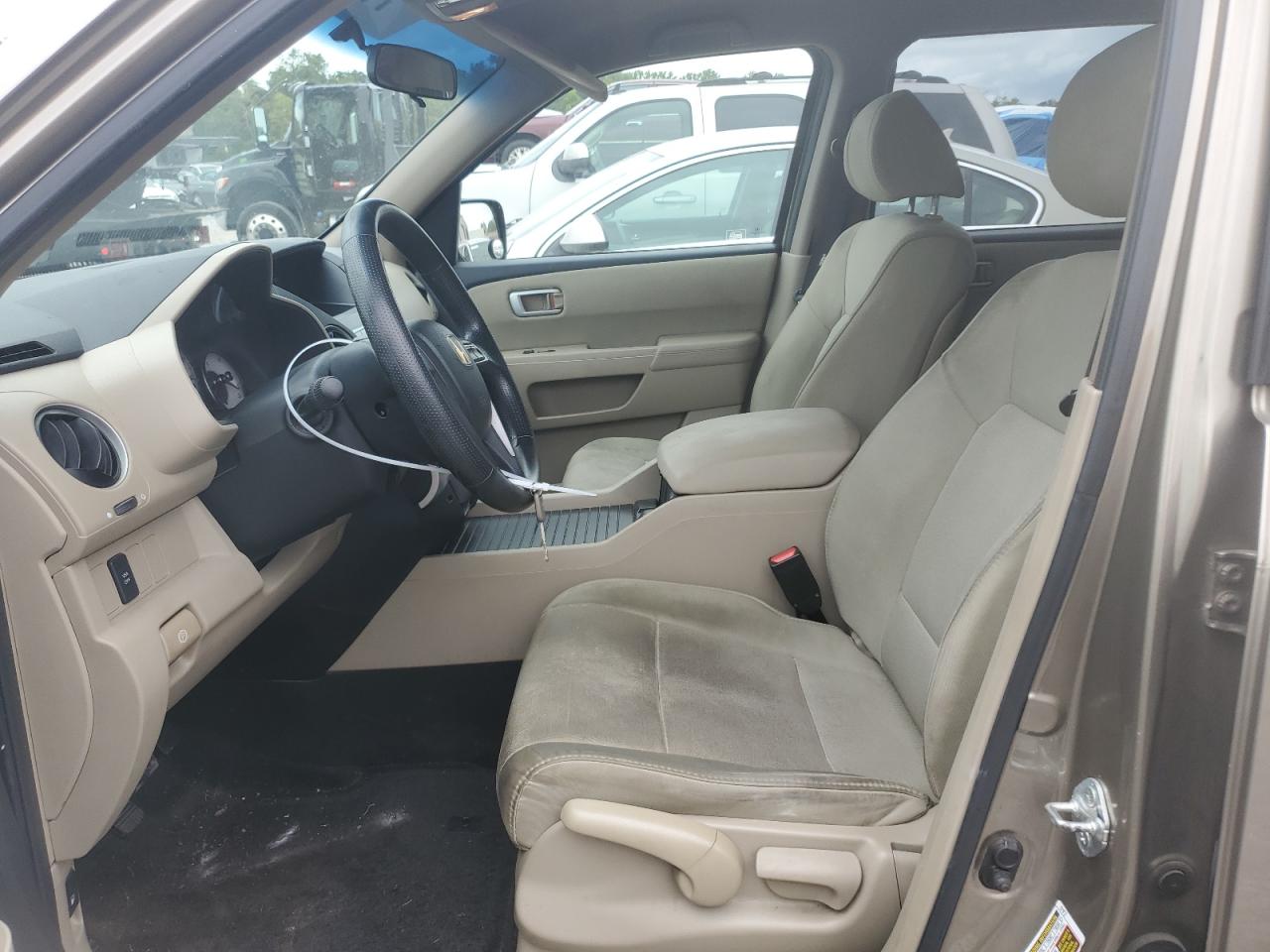 2011 Honda Pilot Lx VIN: 5FNYF4H27BB047951 Lot: 62485154