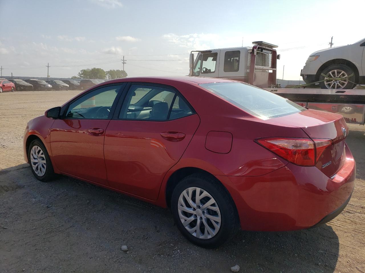 5YFBURHE8KP941349 2019 TOYOTA COROLLA - Image 2