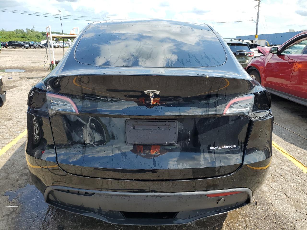 7SAYGDEE7PF685557 2023 Tesla Model Y