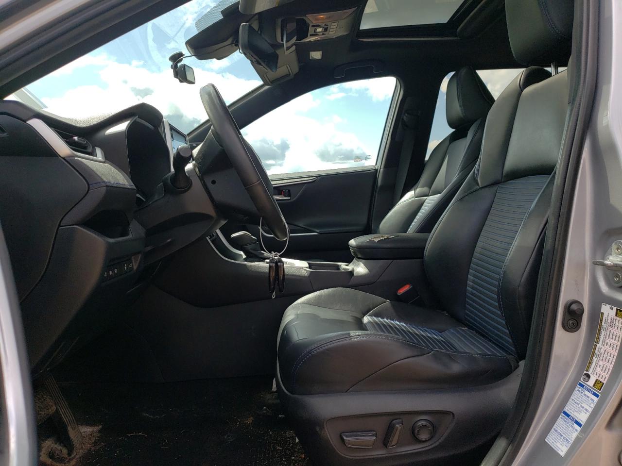 2020 Toyota Rav4 Xle VIN: 2T3RWRFV8LW086543 Lot: 62871524