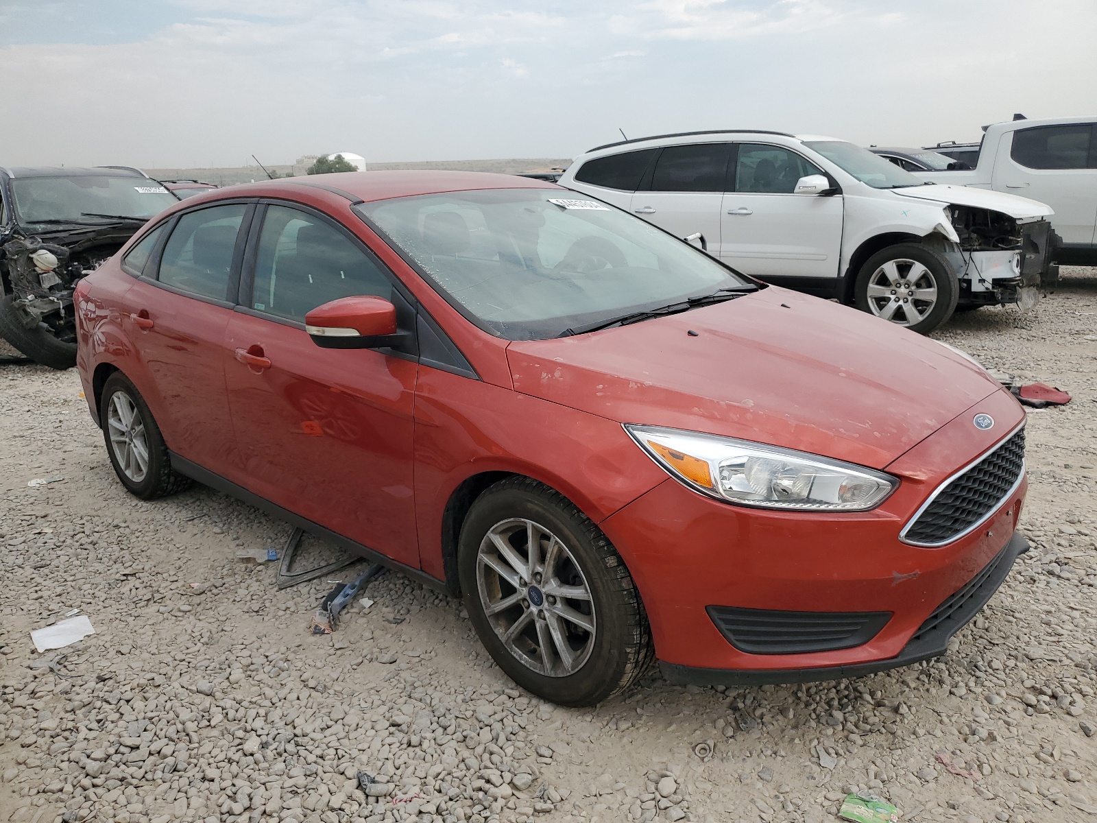 2018 Ford Focus Se vin: 1FADP3F20JL249377