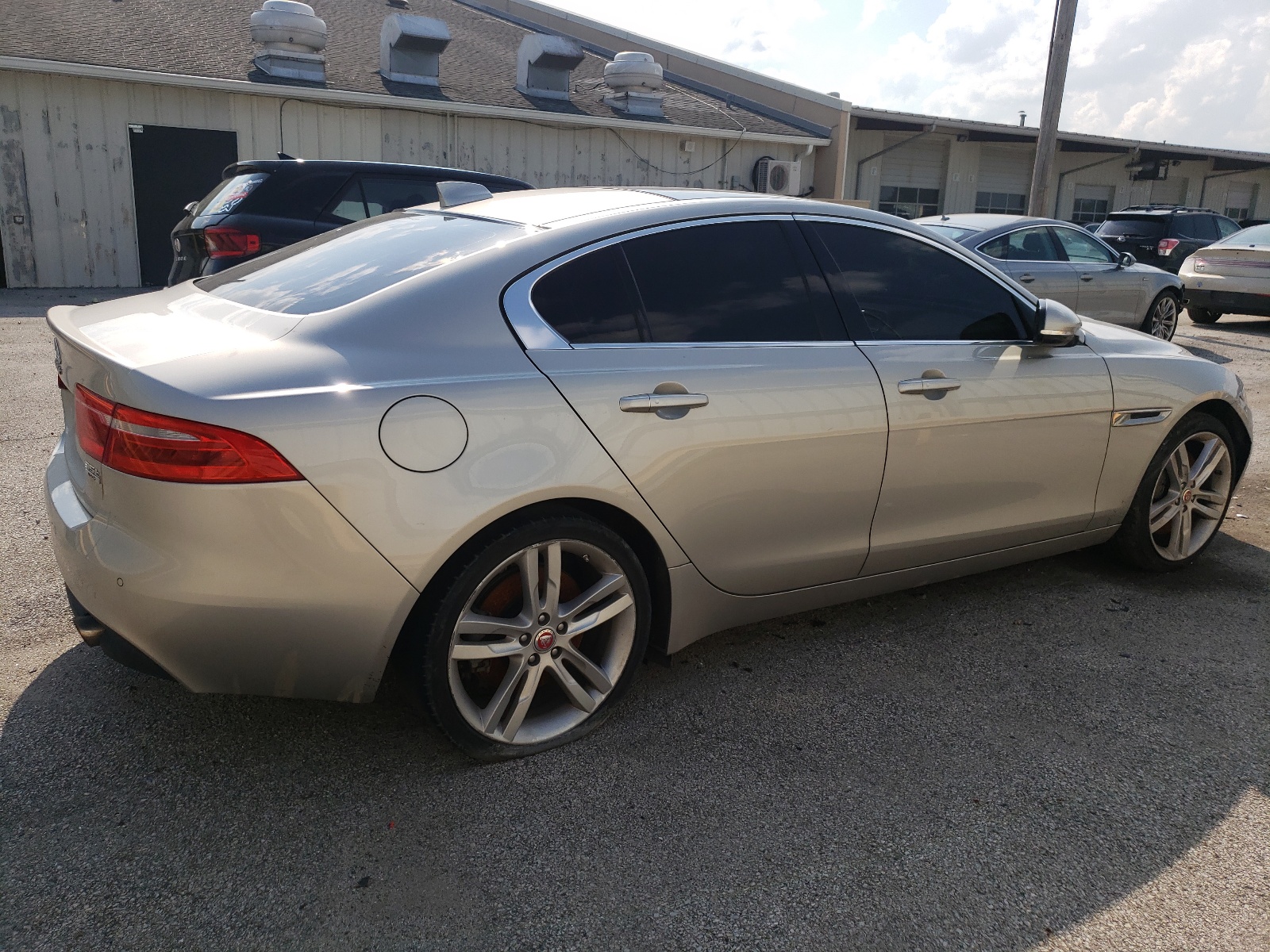 2017 Jaguar Xe Prestige vin: SAJAK4BV9HA957300