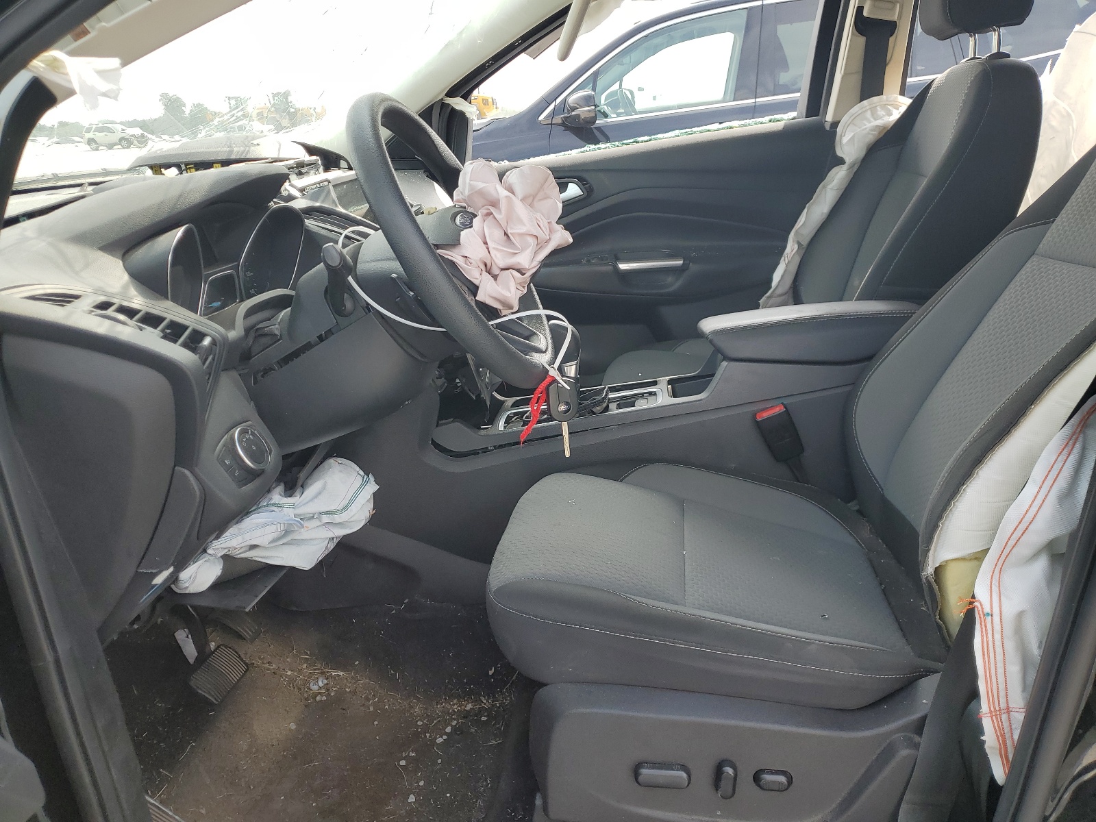 1FMCU9GD2HUA55306 2017 Ford Escape Se