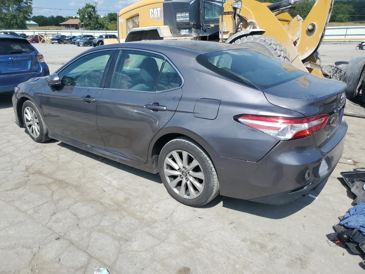 4T1B11HK4JU140804 2018 TOYOTA CAMRY - Image 2