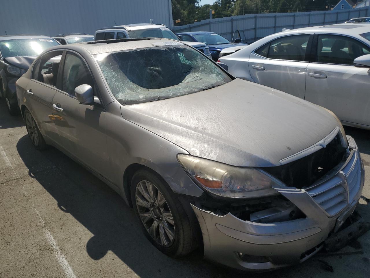 2009 Hyundai Genesis - Image 4