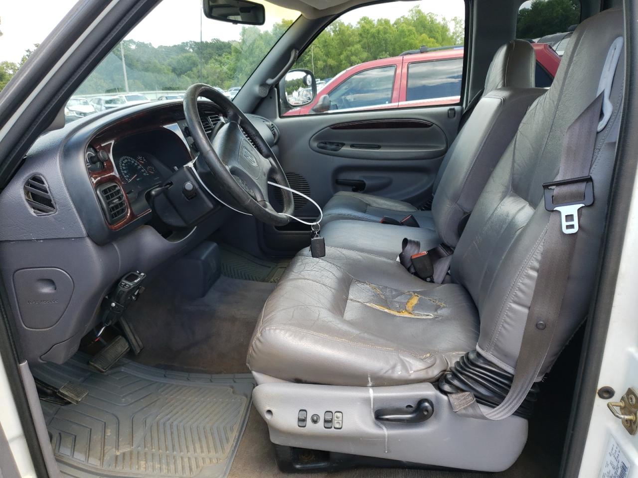 1998 Dodge Ram 2500 VIN: 1B7KC2365WJ252275 Lot: 64103094