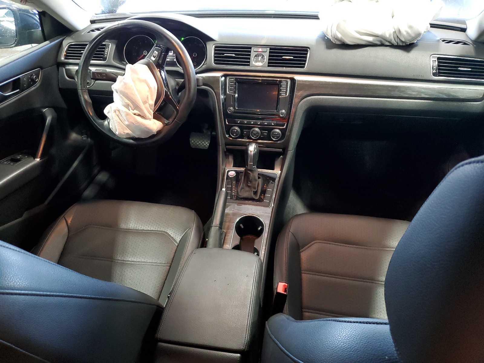 1VWBT7A35HC027798 2017 Volkswagen Passat Se