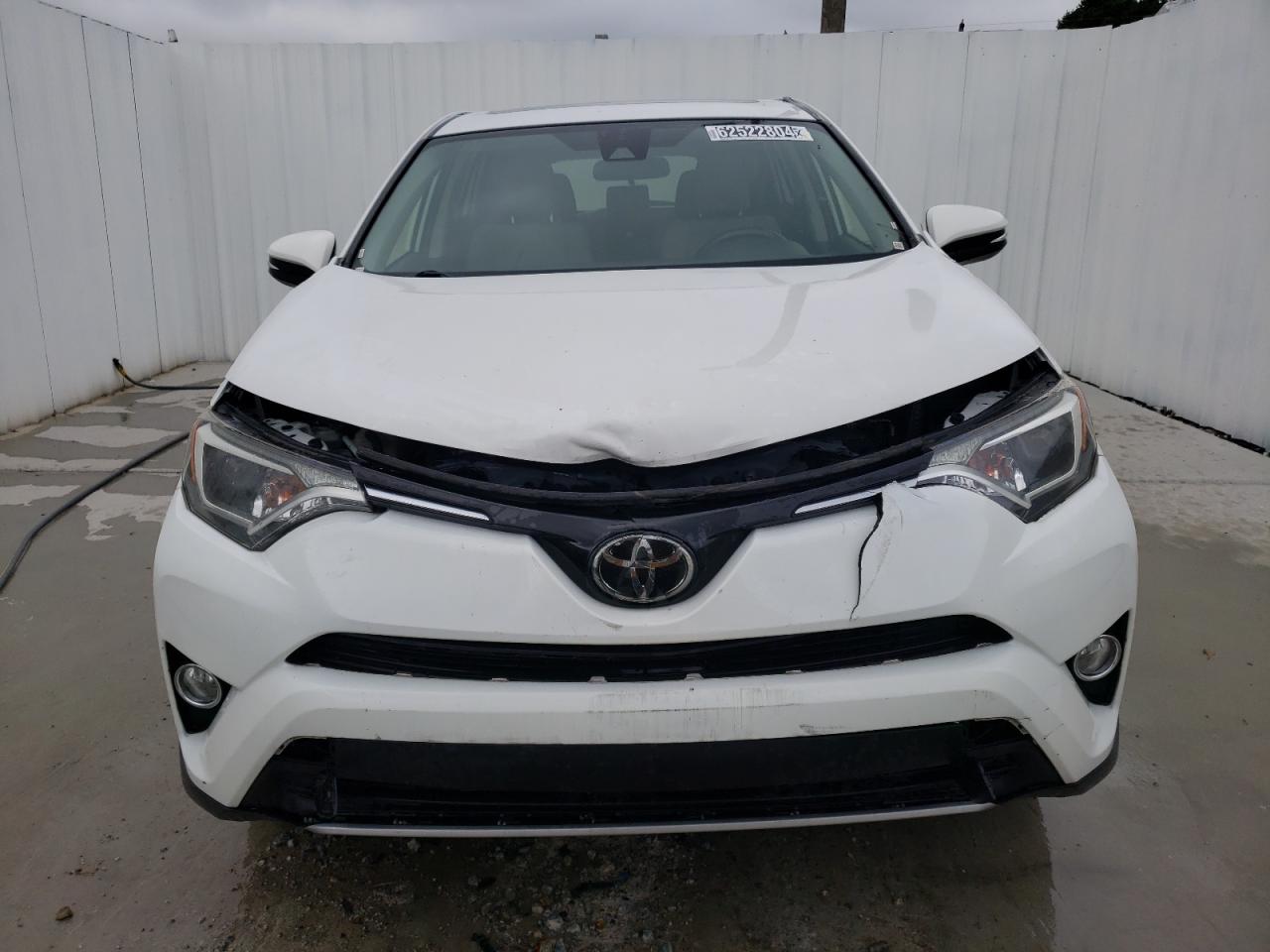 2018 Toyota RAV 4 - Image 5