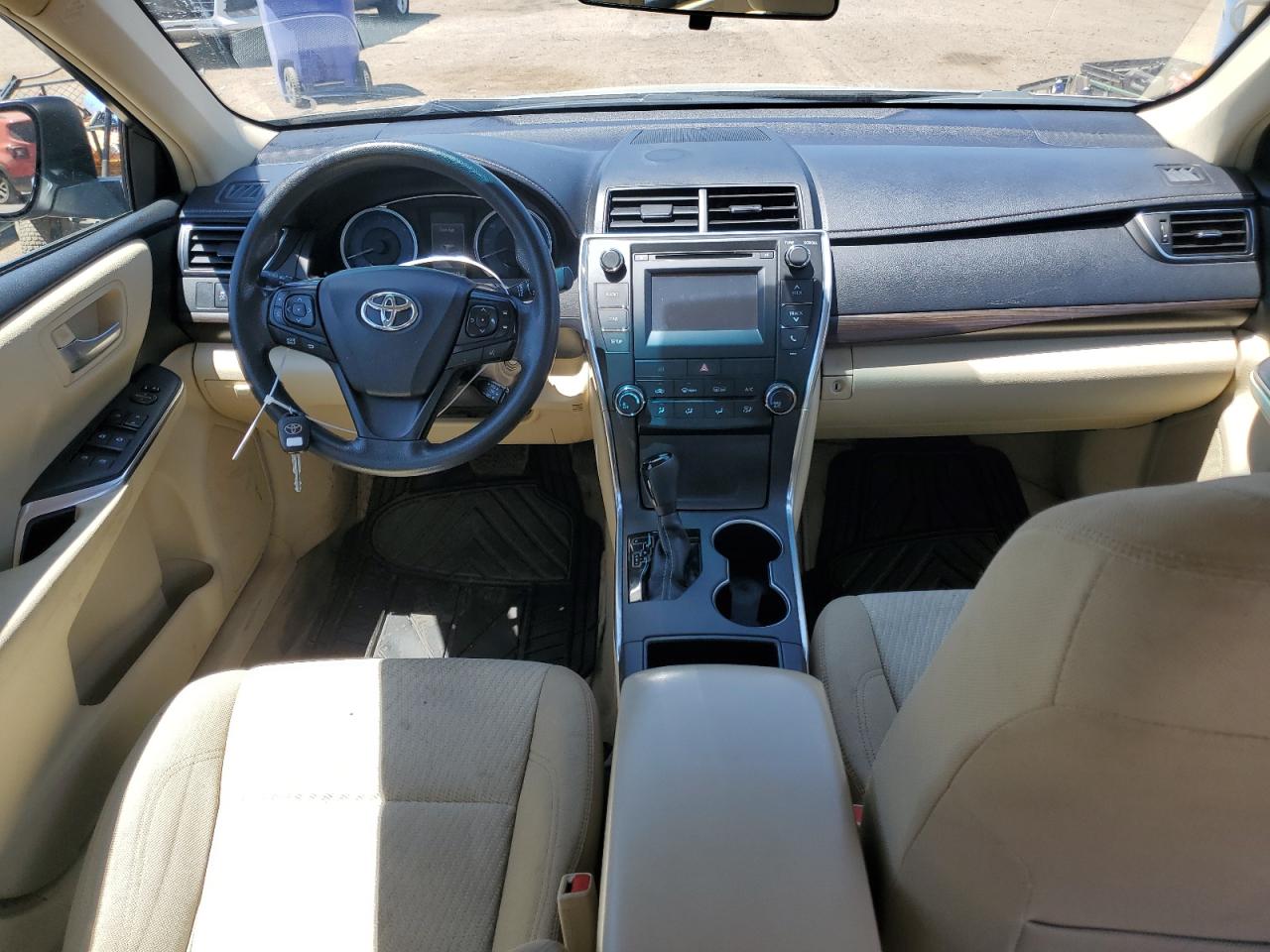 4T4BF1FK3GR570696 2016 Toyota Camry Le