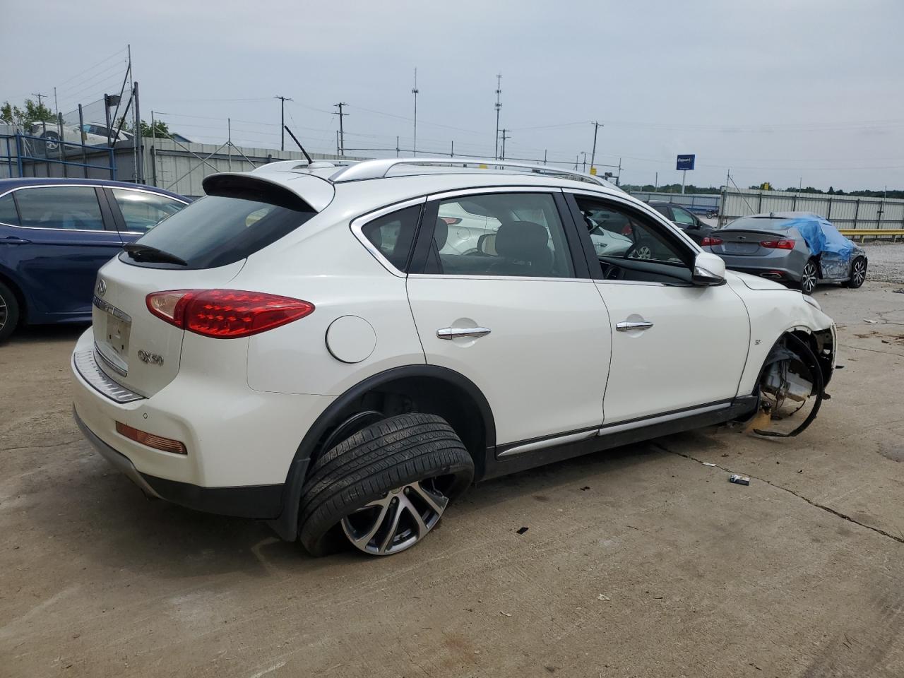 2016 Infiniti QX50 - Image 3