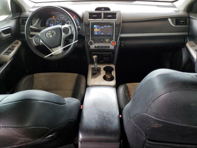 Sedans TOYOTA CAMRY 2013 Srebrny