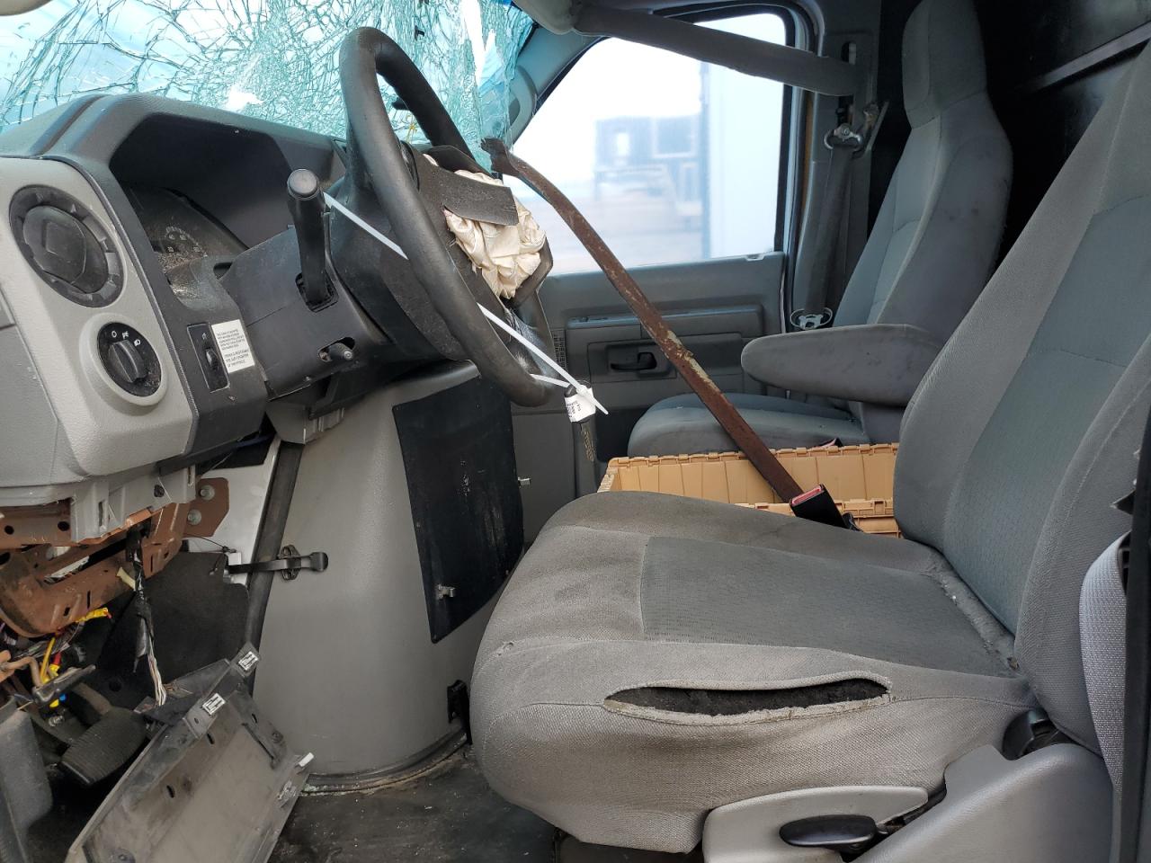 2016 Ford Econoline E450 Super Duty Cutaway Van VIN: 1FDXE4FS9GDC09106 Lot: 62586294