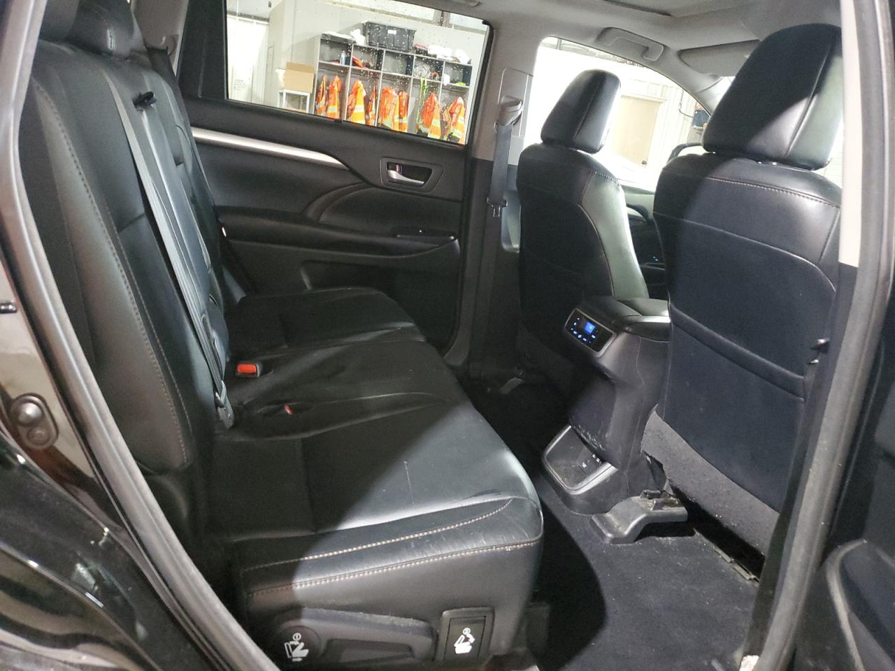 2018 Toyota Highlander Se VIN: 5TDJZRFH3JS544695 Lot: 64367464