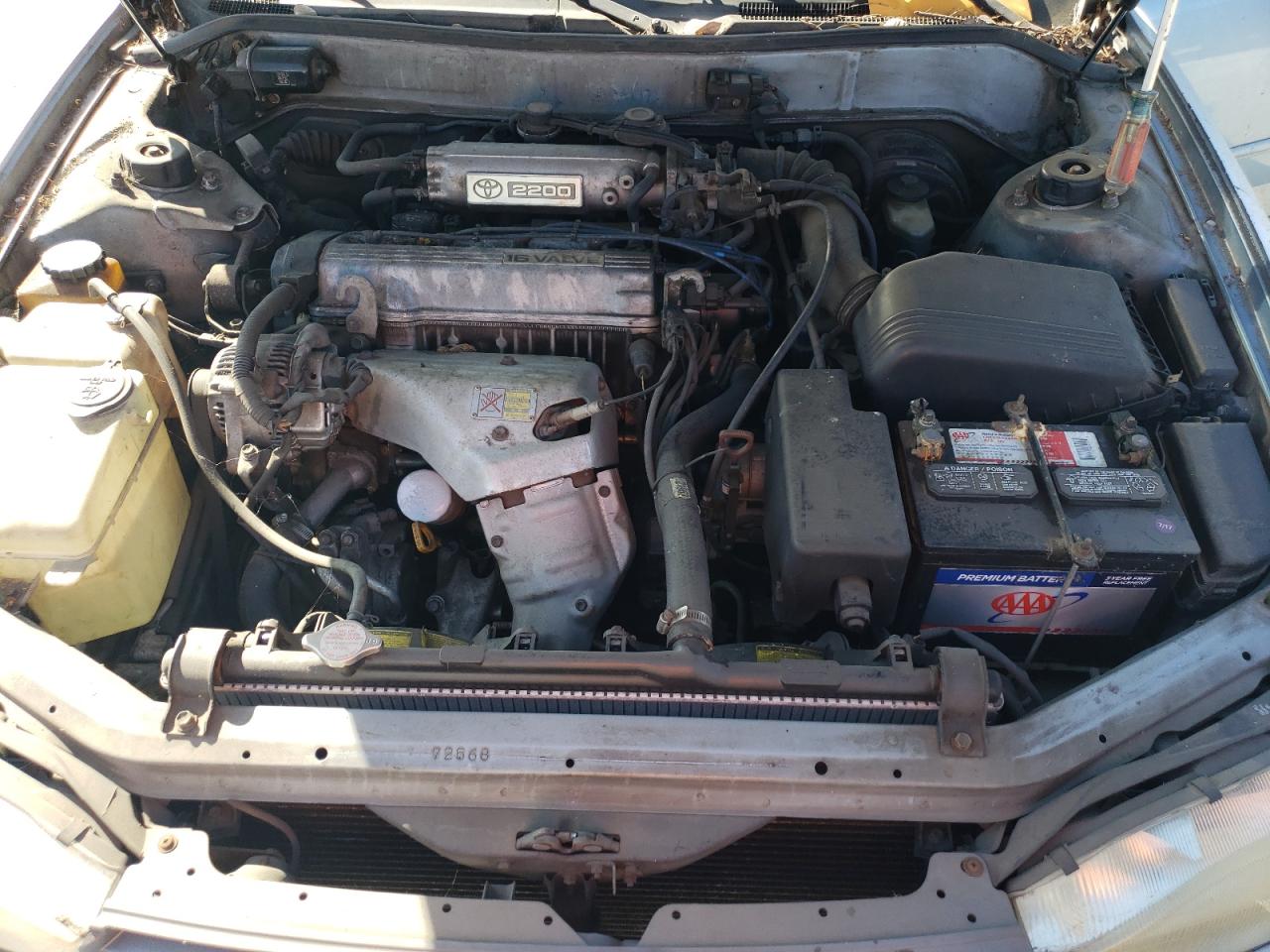 1992 Toyota Camry Le VIN: 4T1SK12E1NU146243 Lot: 64125124