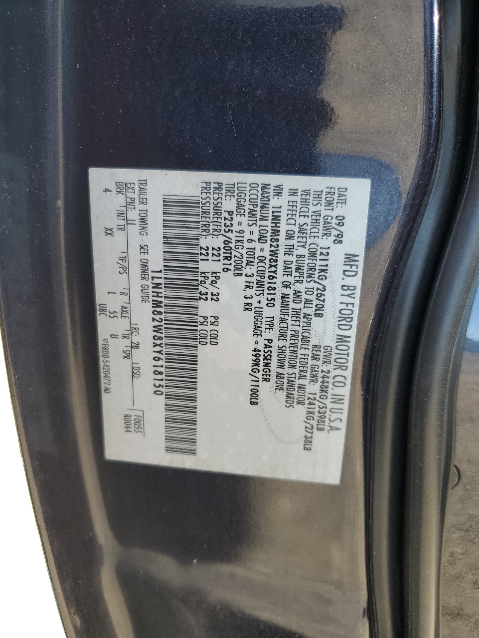 1LNHM82W8XY618150 1999 Lincoln Town Car Signature