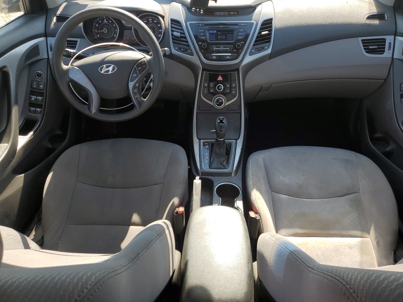 5NPDH4AE1FH647143 2015 Hyundai Elantra Se