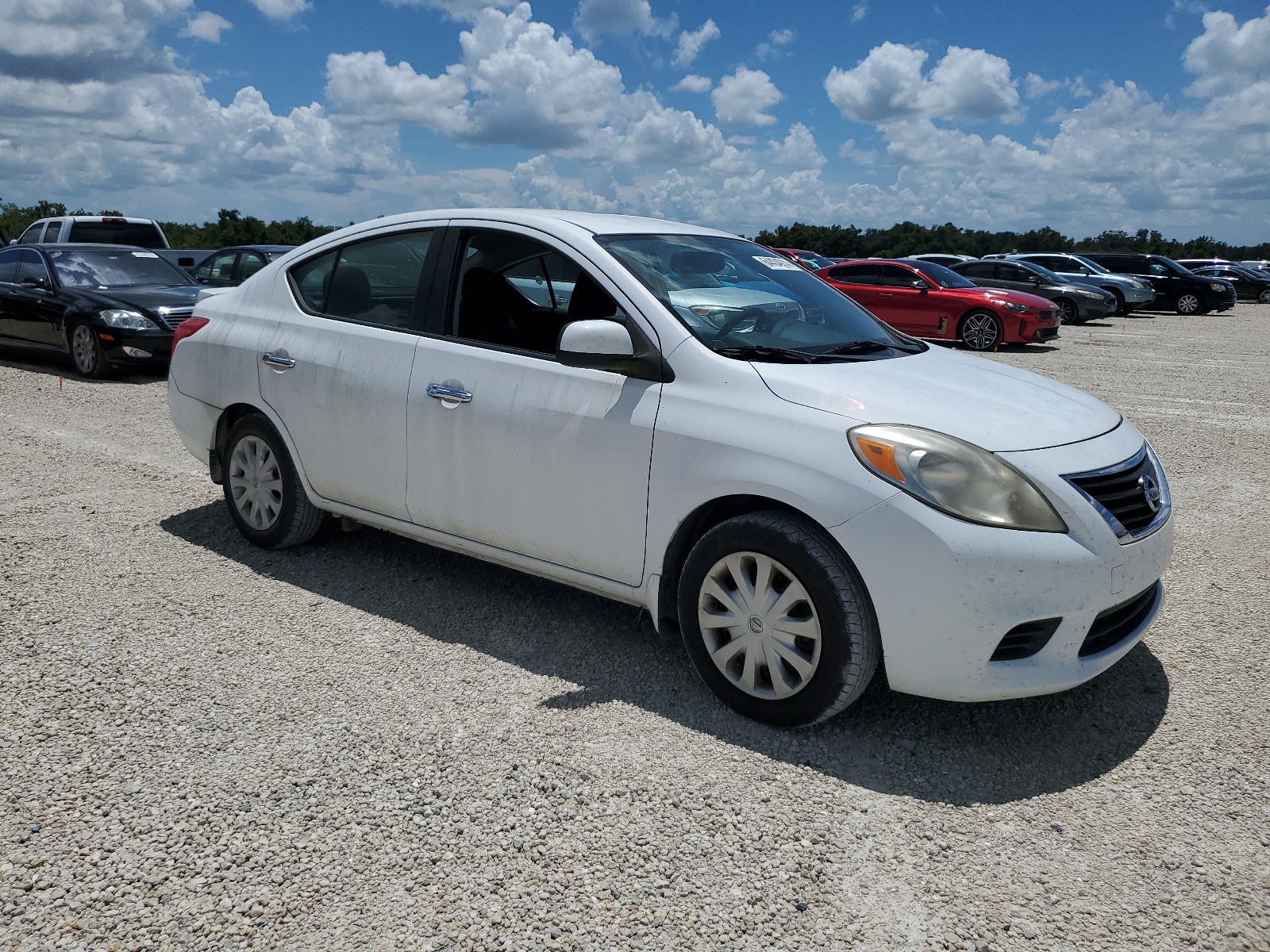 2013 Nissan Versa S vin: 3N1CN7AP5DL829869