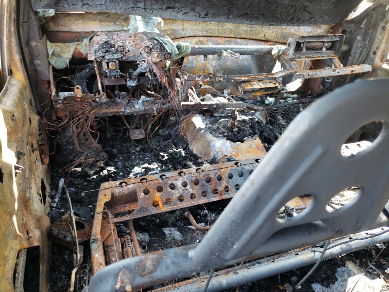 2004 Ford F350 Super Duty VIN: 1FDWW36P44EB68615 Lot: 64410984