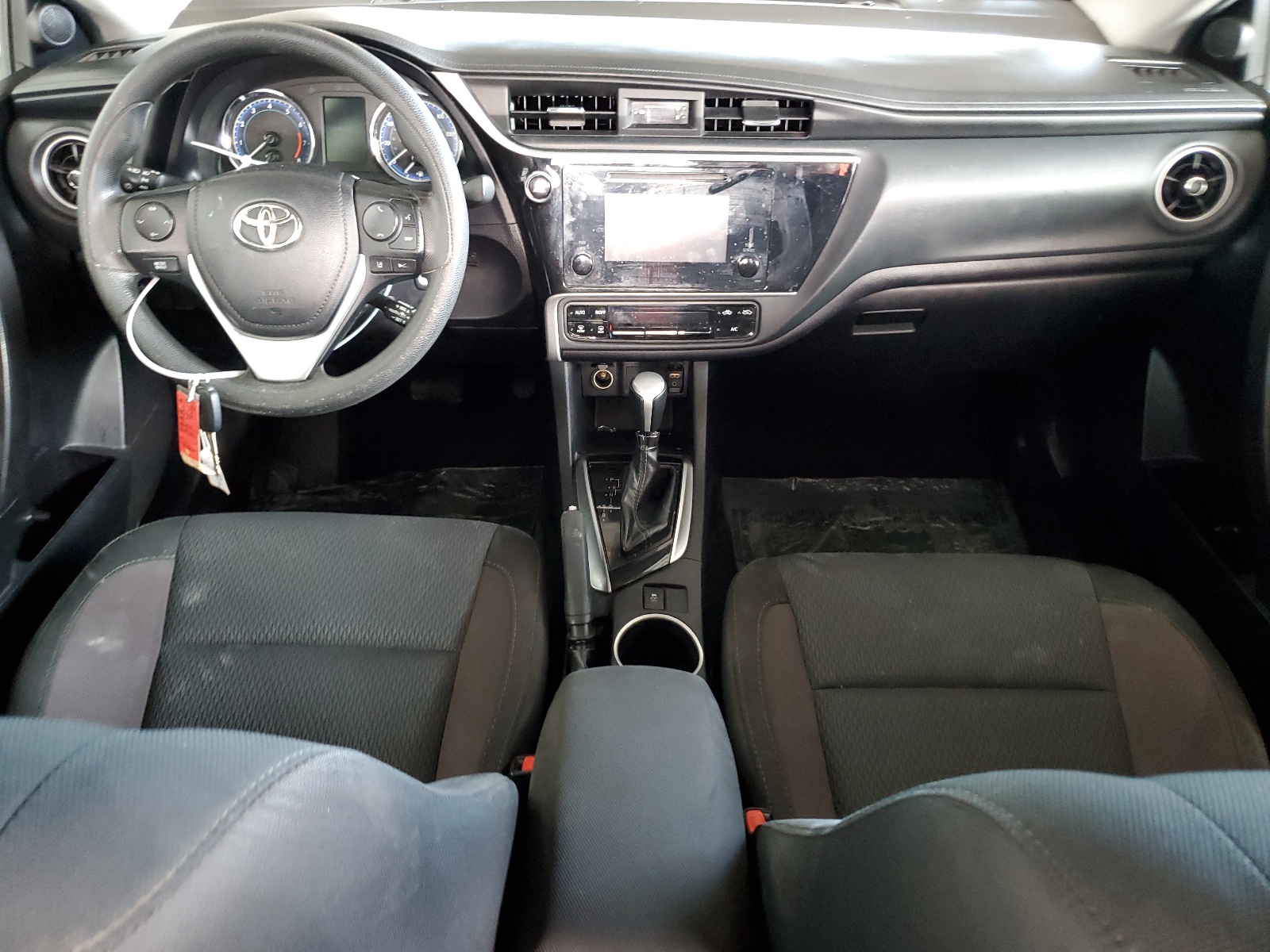 2019 Toyota Corolla L vin: 2T1BURHE0KC186066