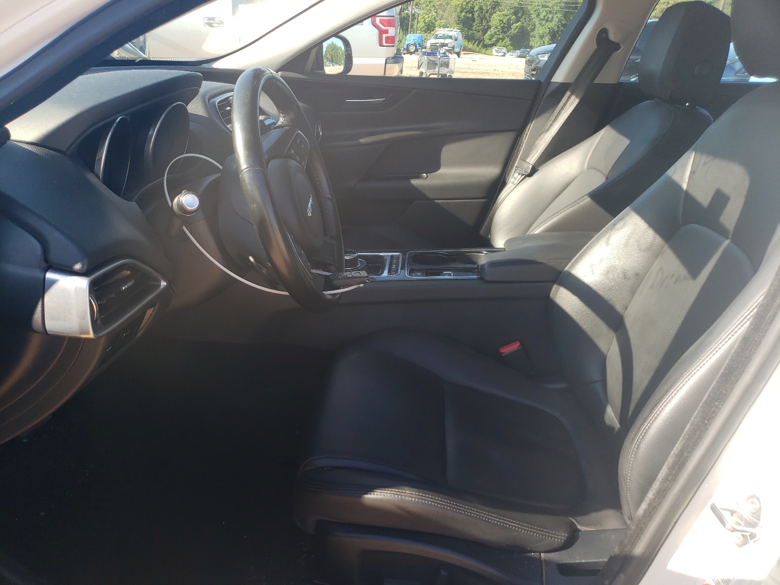 SAJAJ4BV3HCP10202 2017 Jaguar Xe Premium