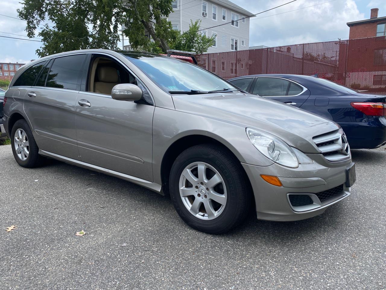 2006 Mercedes-Benz R 350 VIN: 4JGCB65E36A027531 Lot: 65745944