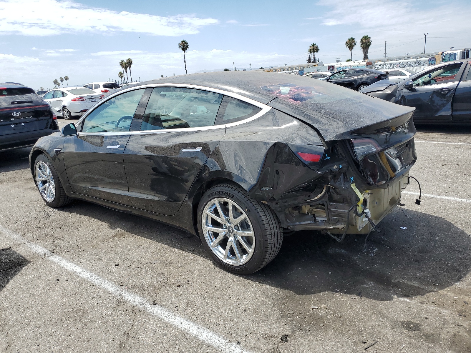 5YJ3E1EA6KF323818 2019 Tesla Model 3