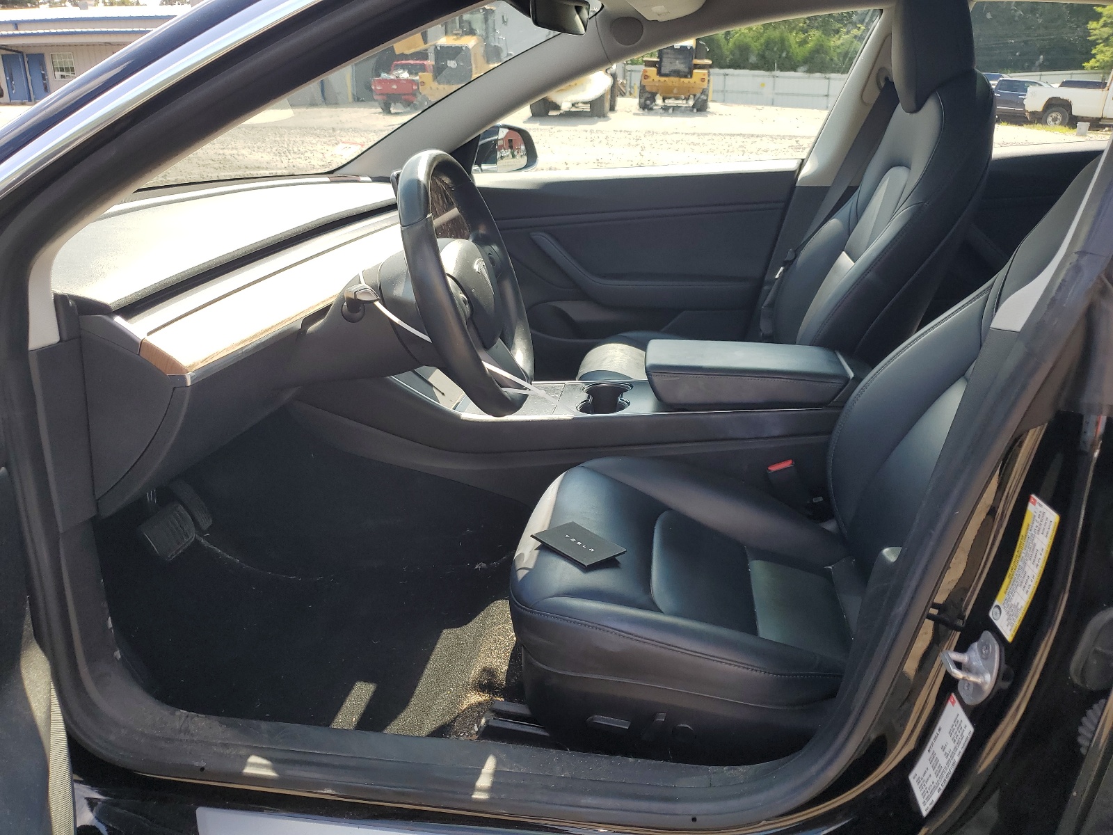 5YJ3E1EB4JF113337 2018 Tesla Model 3