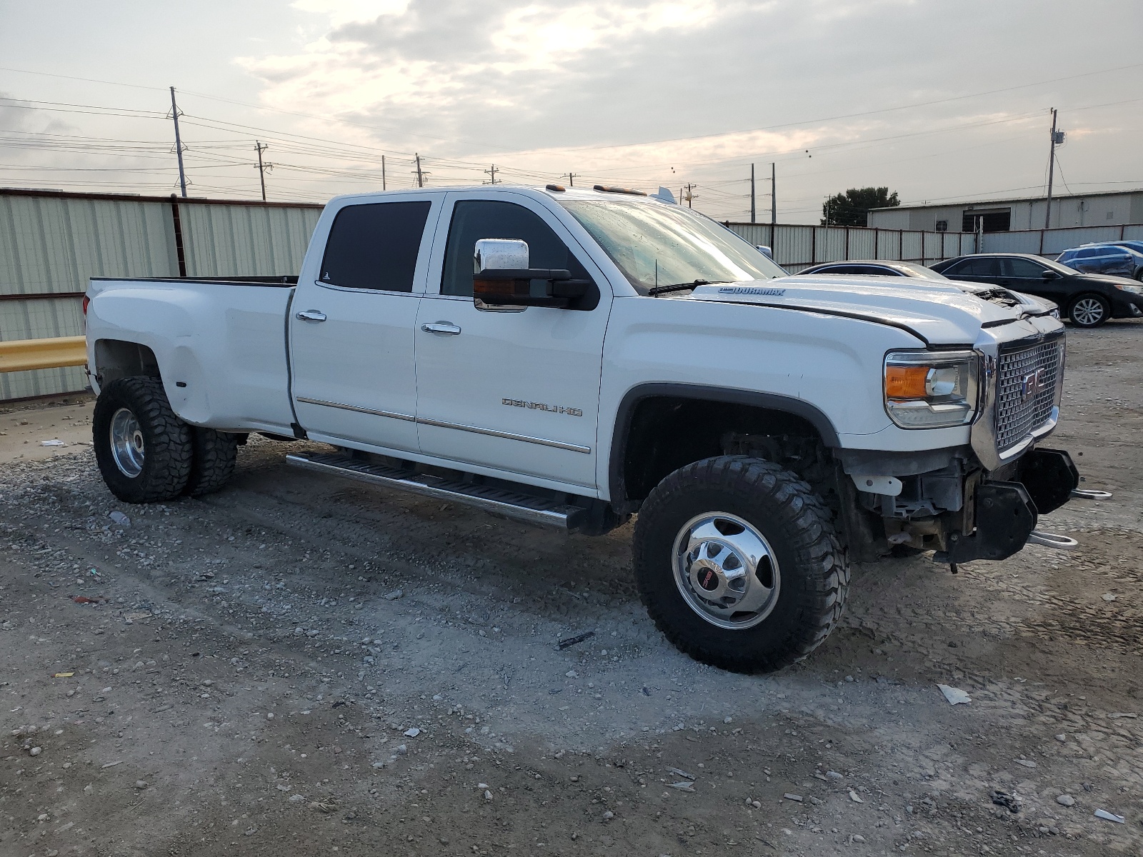 2017 GMC Sierra K3500 Denali vin: 1GT42YEY2HF176405