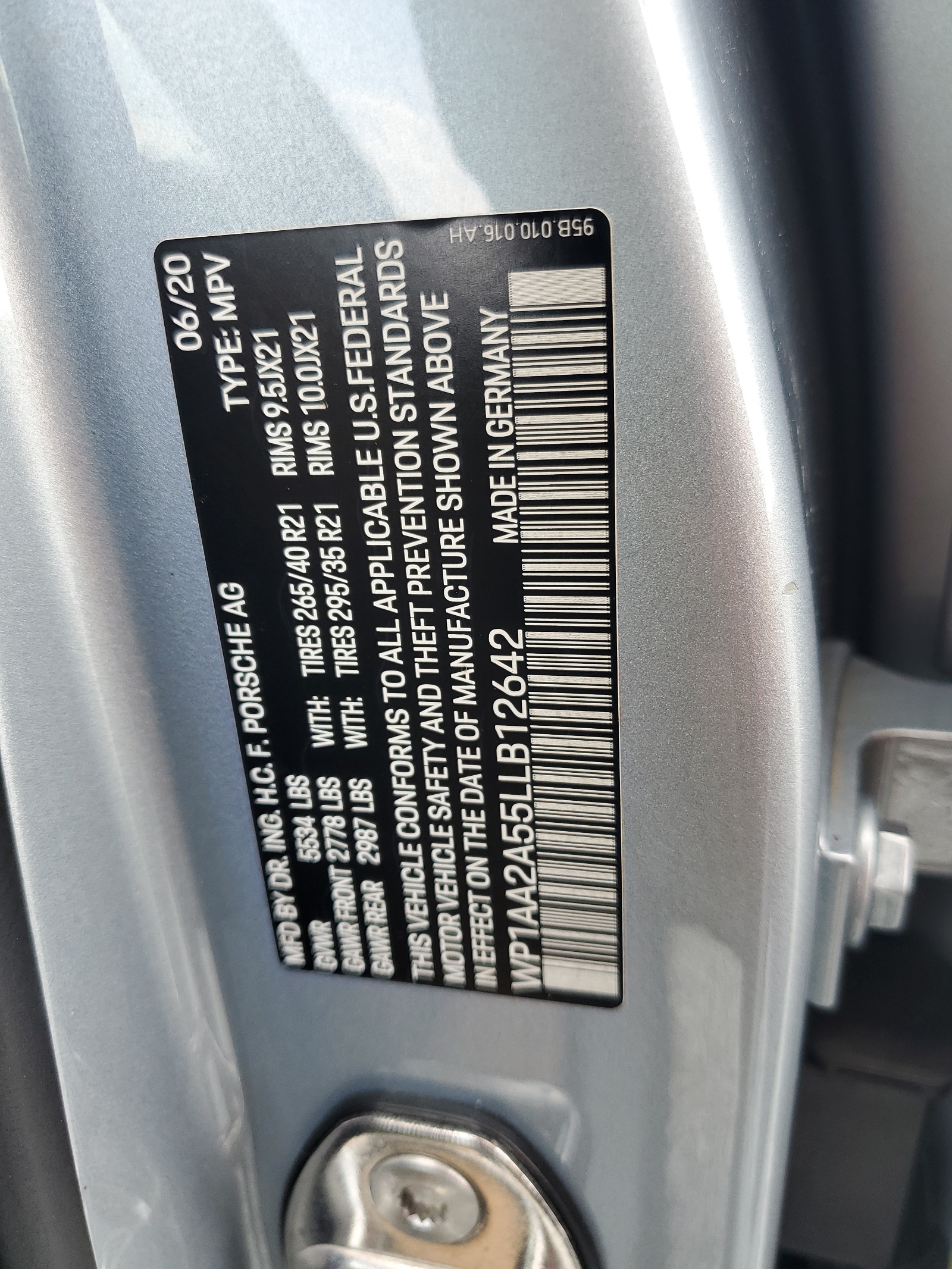 WP1AA2A55LLB12642 2020 Porsche Macan