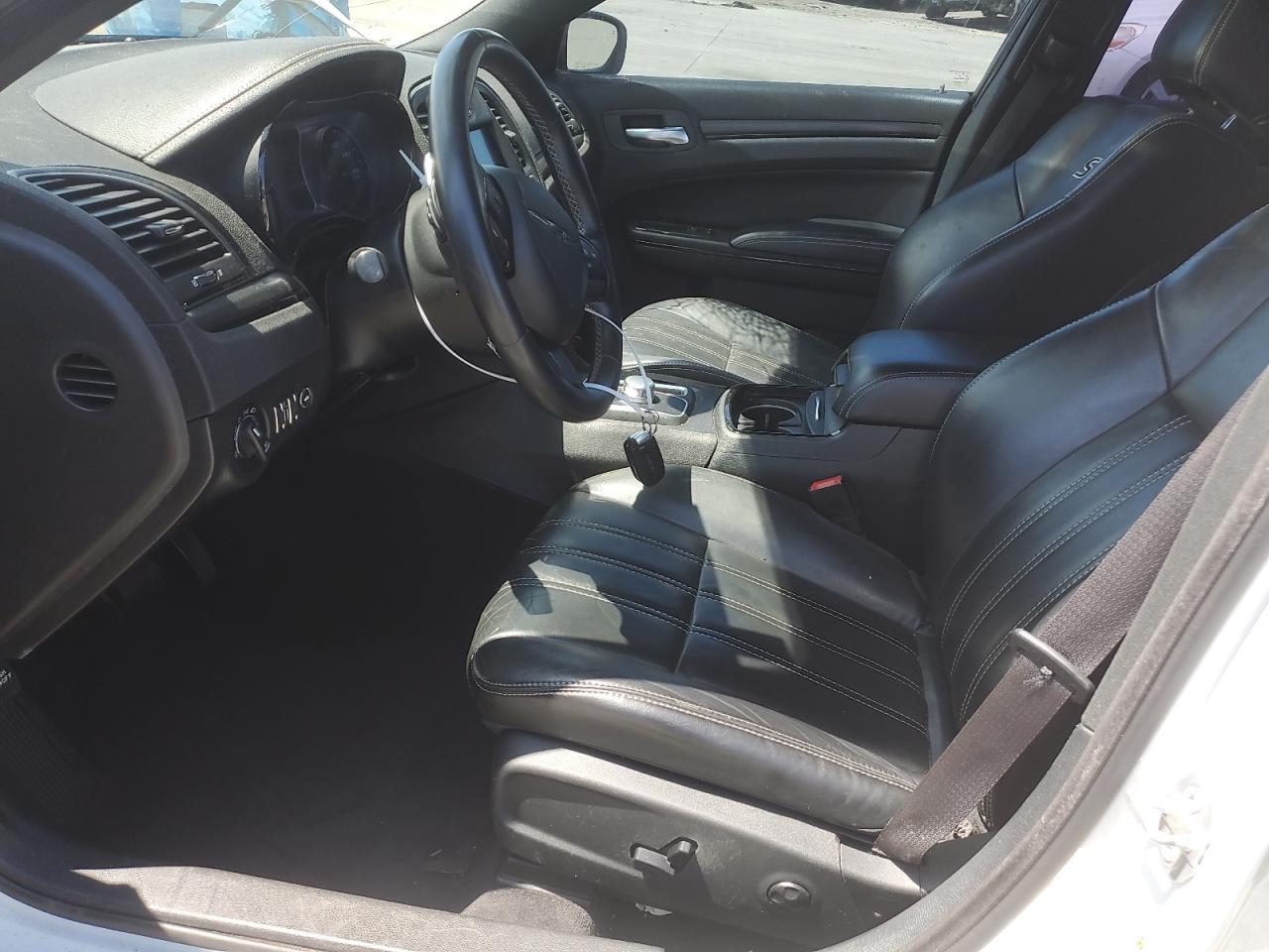 2015 Chrysler 300 - Image 7