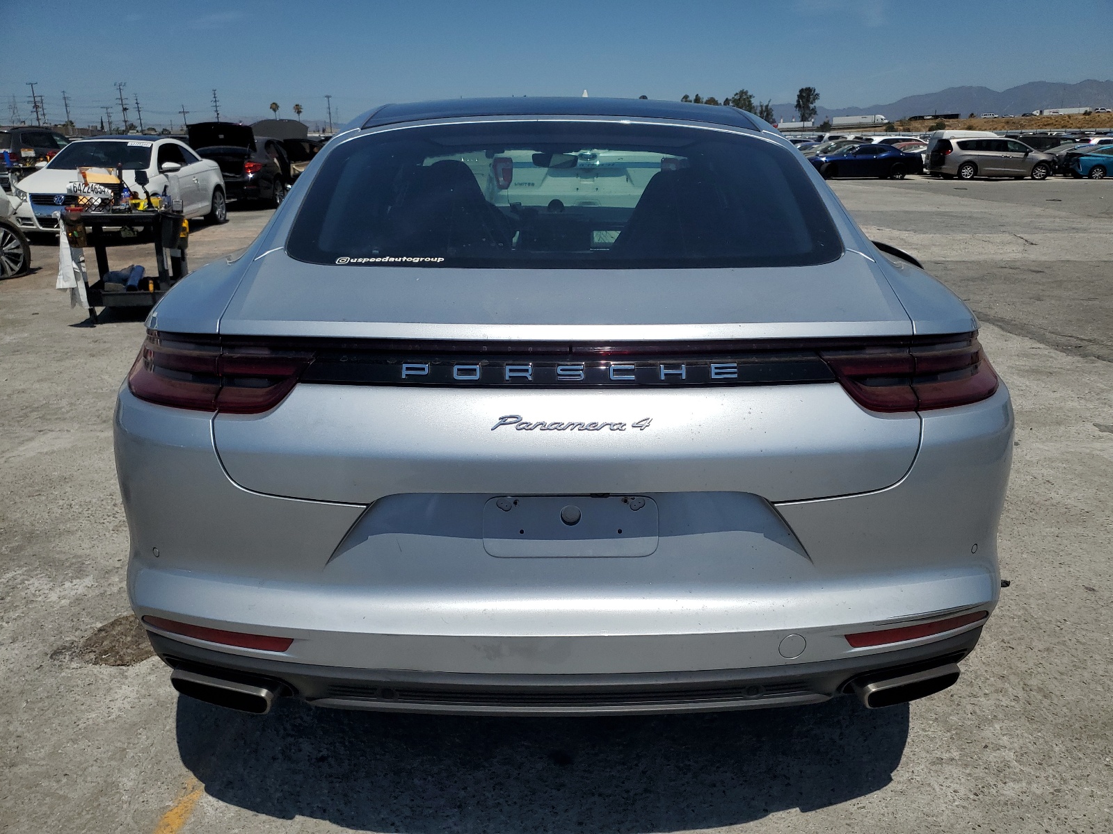 WP0AA2A71HL101129 2017 Porsche Panamera 2