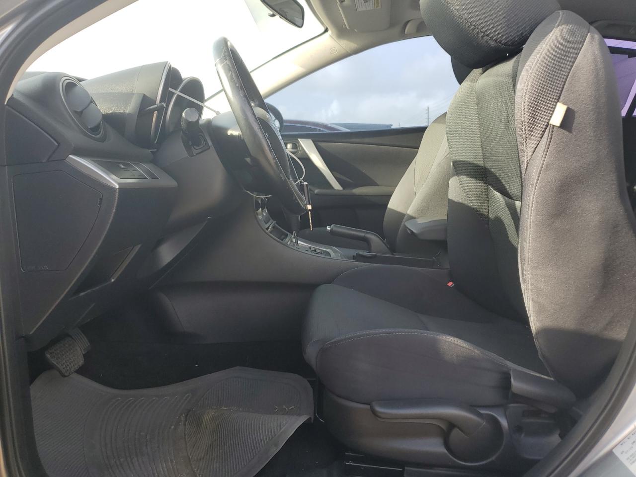 2010 Mazda 3 S VIN: JM1BL1H51A1192563 Lot: 63003914