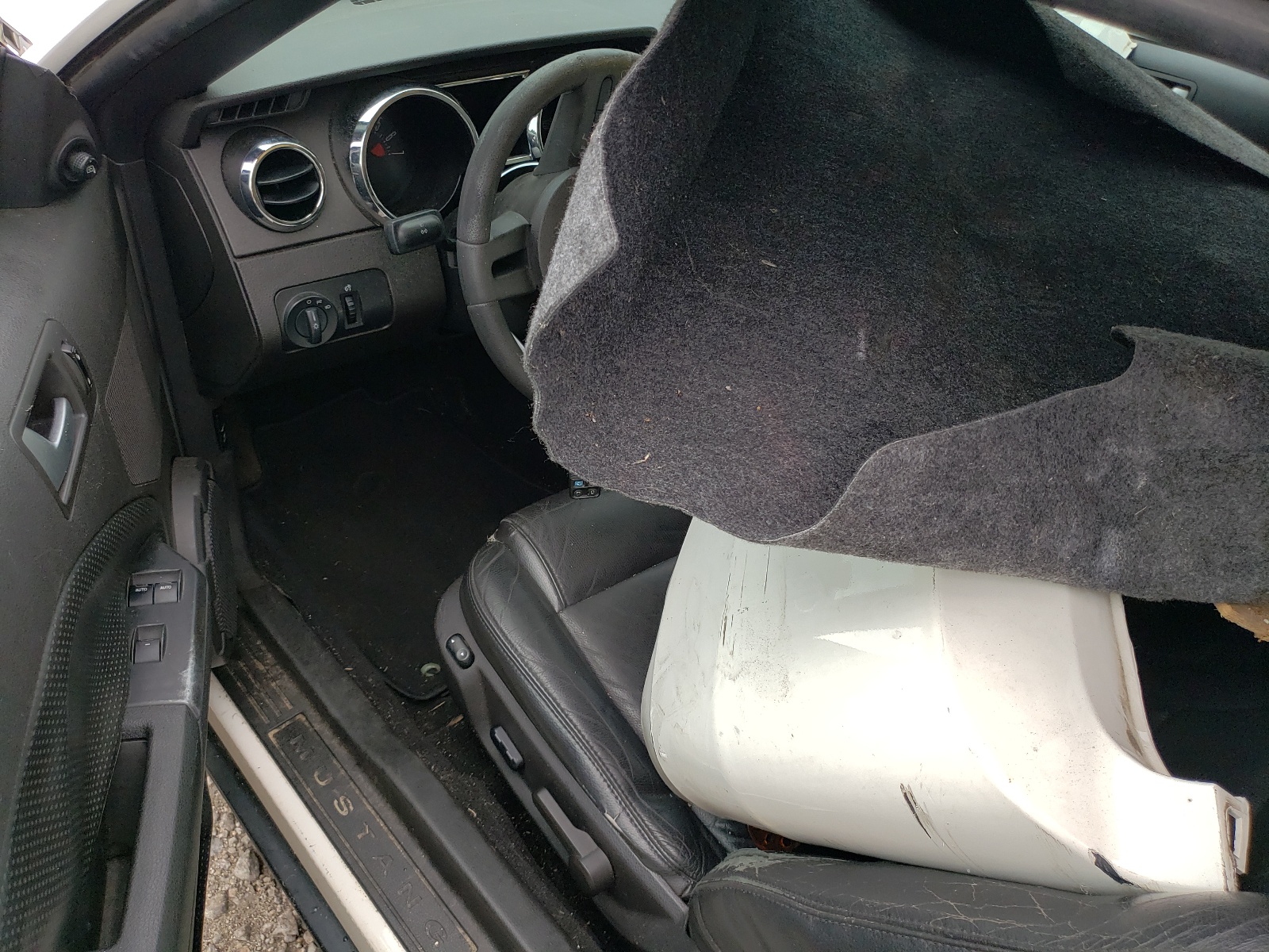 1ZVHT84N985146326 2008 Ford Mustang