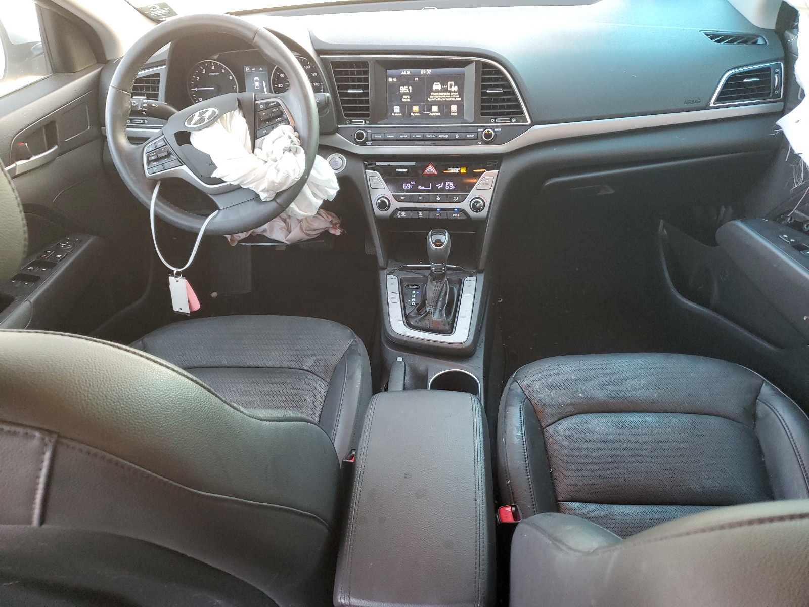 5NPD84LFXHH058844 2017 Hyundai Elantra Se