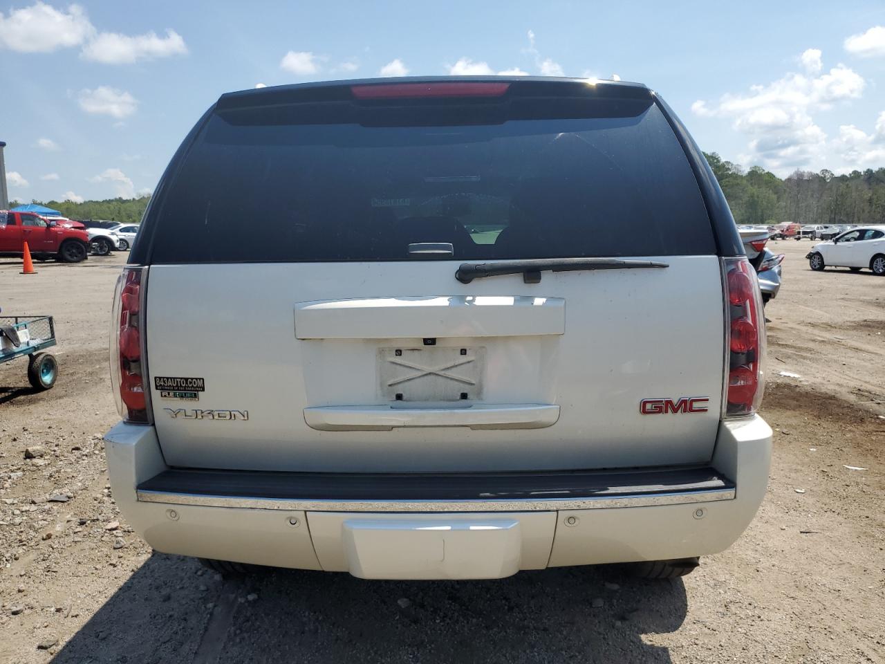 2012 GMC Yukon Denali VIN: 1GKS2EEF0CR102626 Lot: 61818954