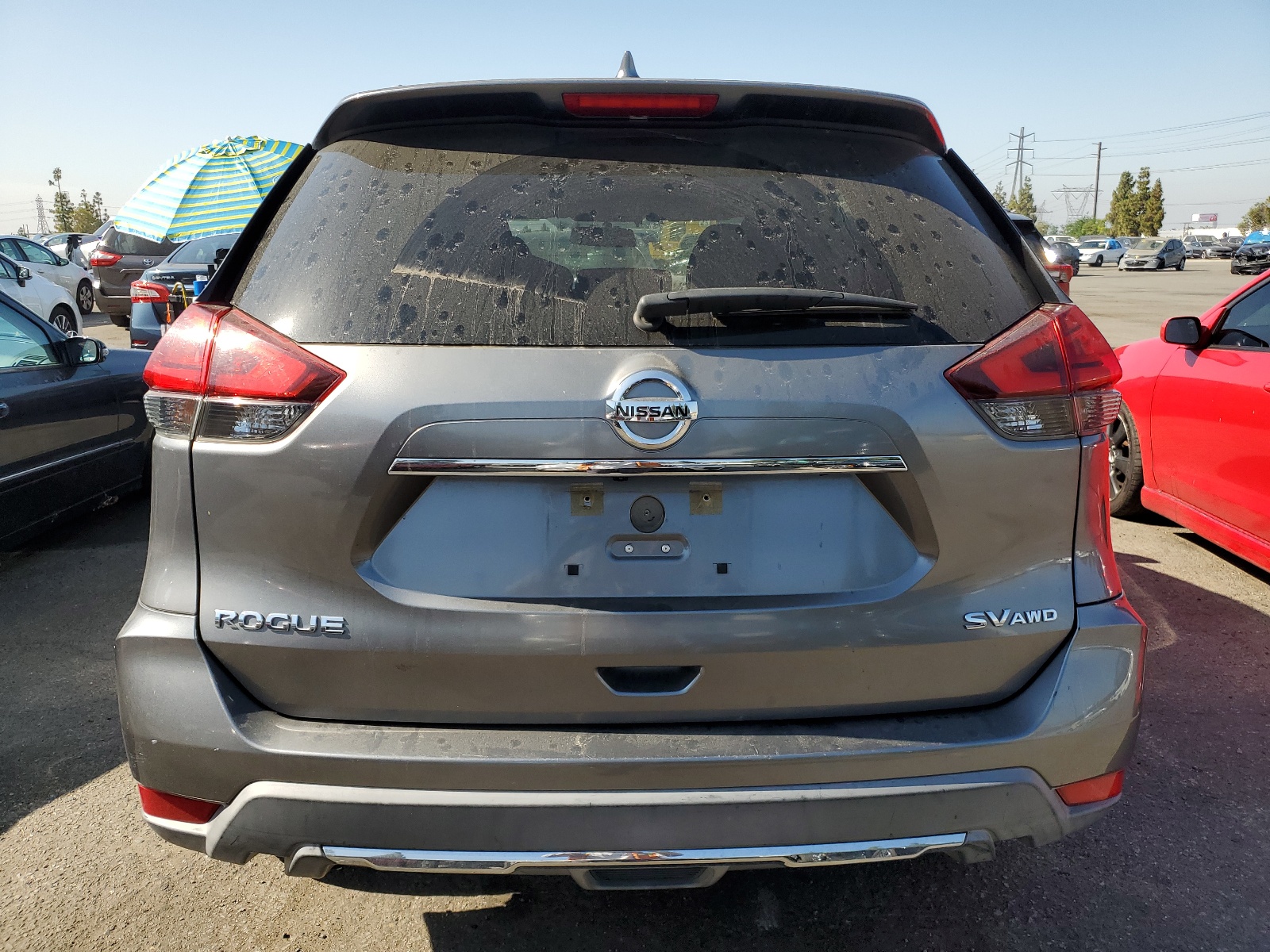 2017 Nissan Rogue S vin: KNMAT2MVXHP585279