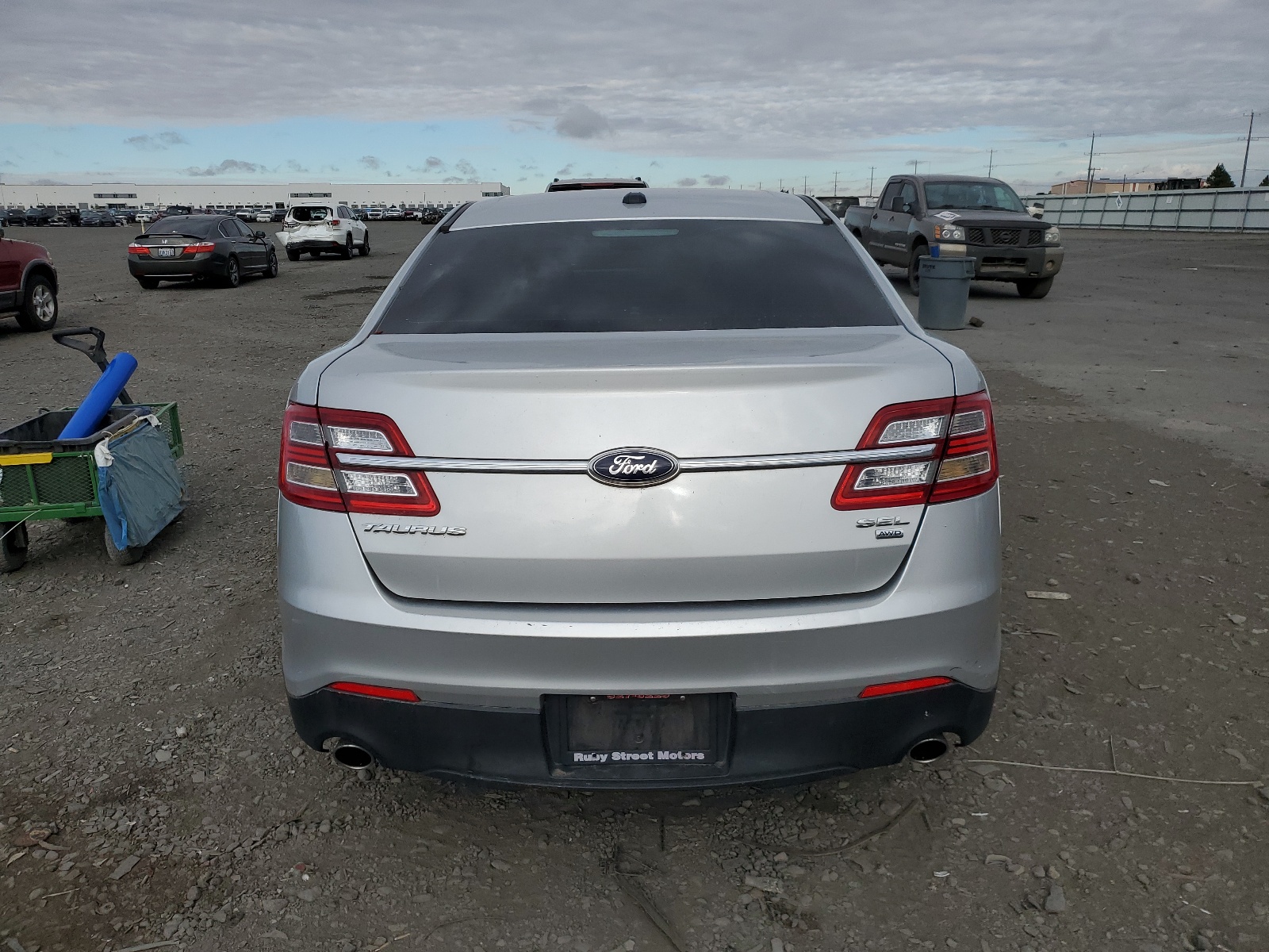 1FAHP2H82EG175049 2014 Ford Taurus Sel