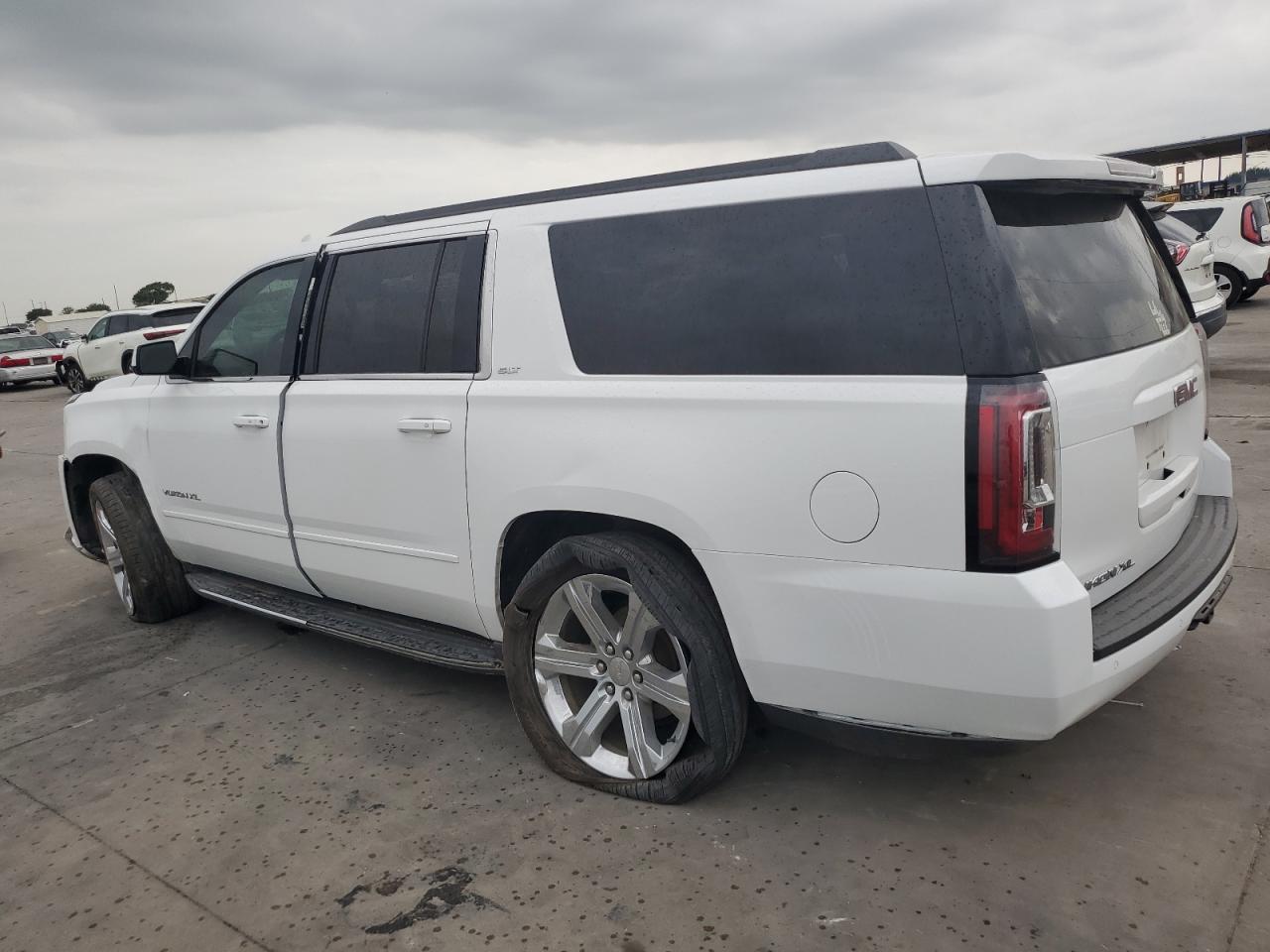 2018 GMC Yukon Xl C1500 Slt VIN: 1GKS1GKC5JR385580 Lot: 63205234