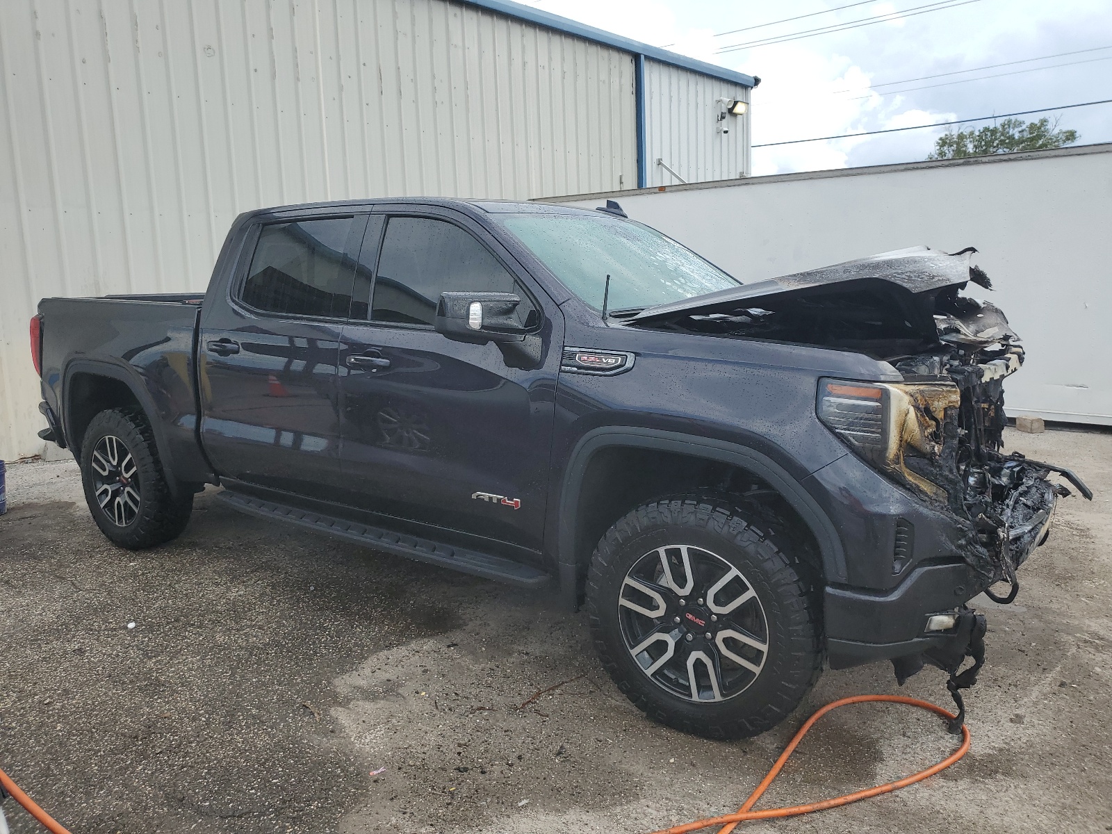 2022 GMC Sierra K1500 At4 vin: 3GTPUEEL3NG562979