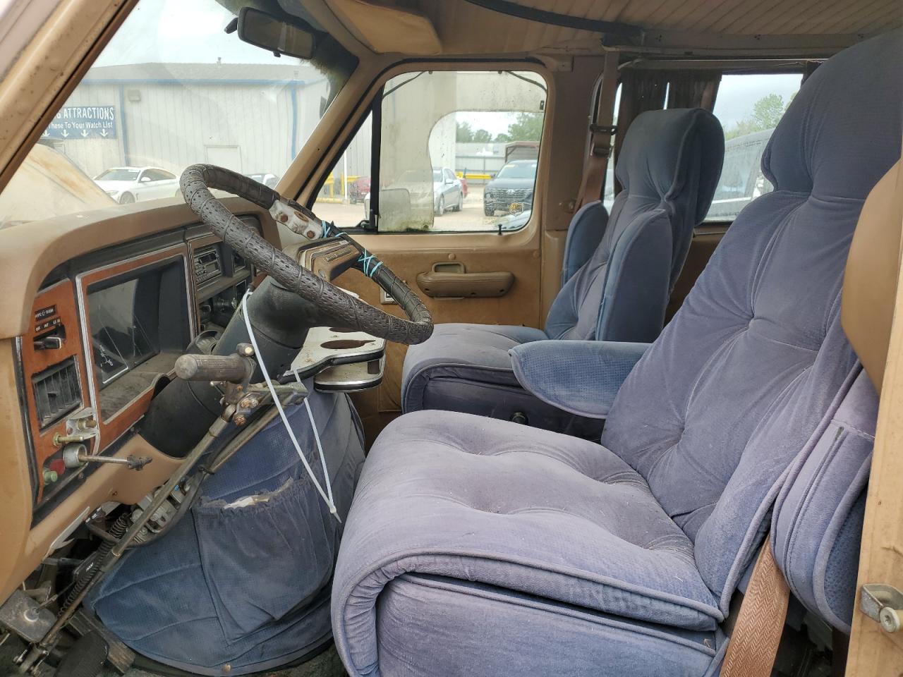 1987 Ford Econoline E150 Van VIN: 1FDDE14N0HHC27499 Lot: 65000704