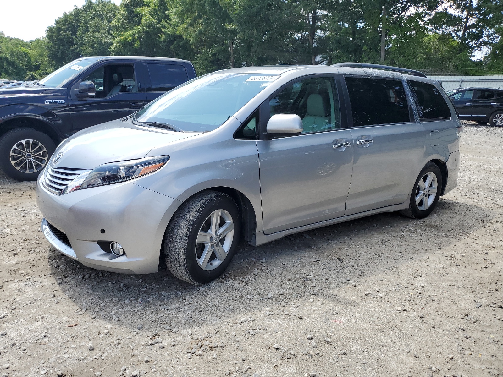 2018 Toyota Sienna Se vin: 5TDXZ3DC1JS947413