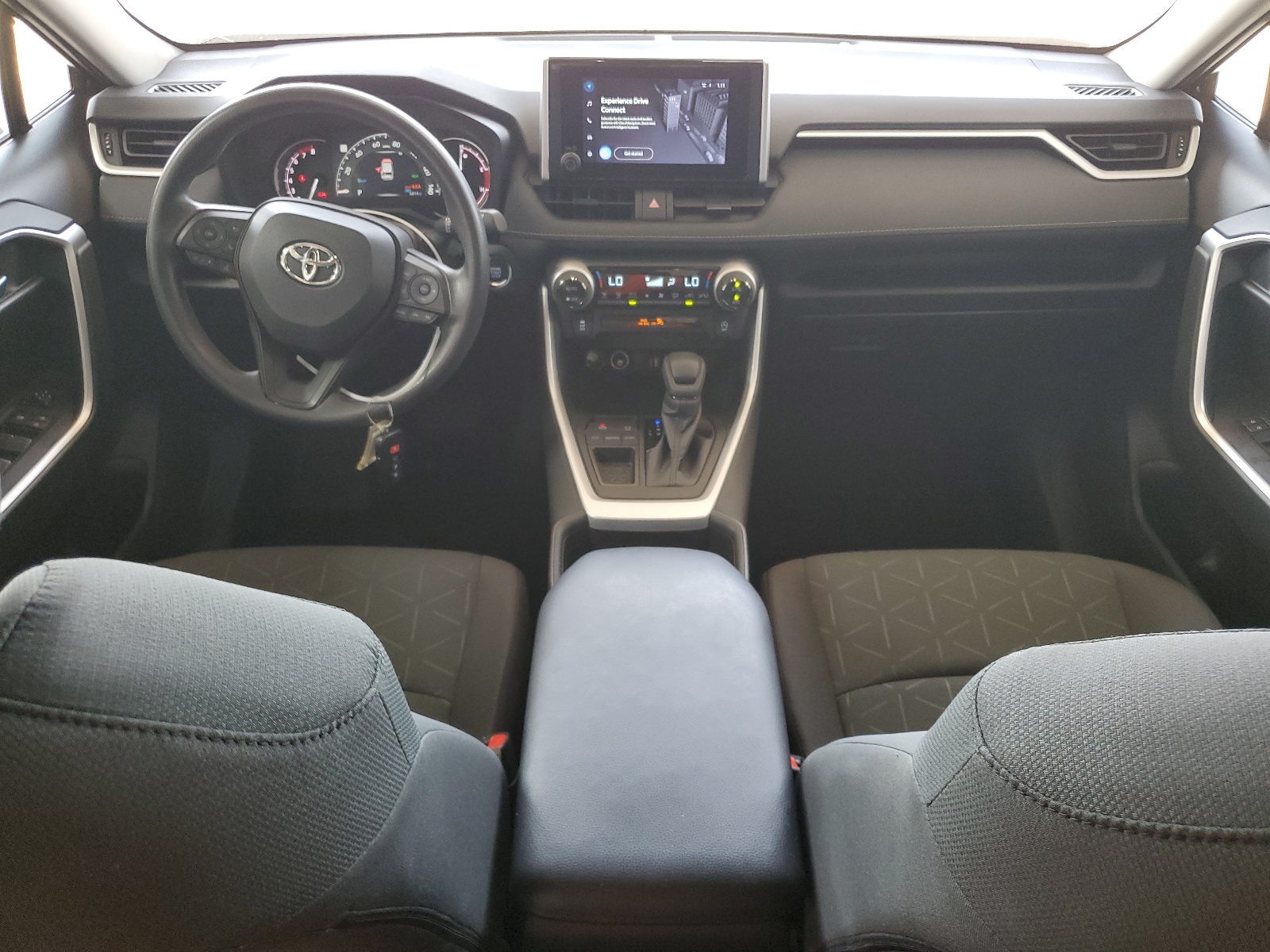 2T3W1RFV0RC267843 2024 Toyota Rav4 Xle