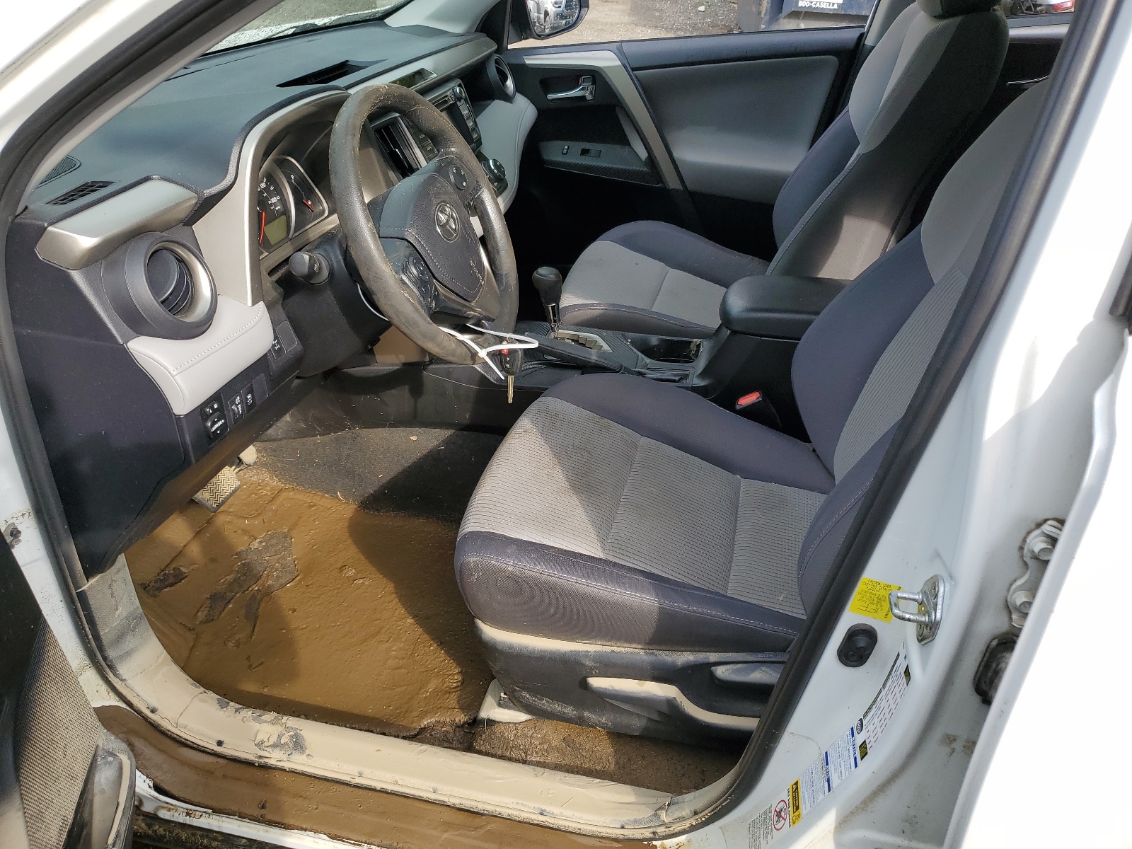 2T3RFREV8EW168812 2014 Toyota Rav4 Xle