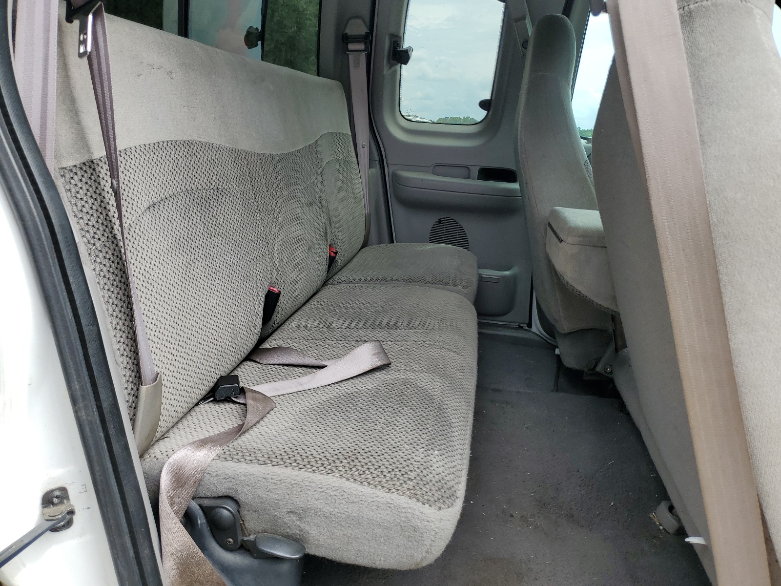 1FTRX17L6YKA65573 2000 Ford F150