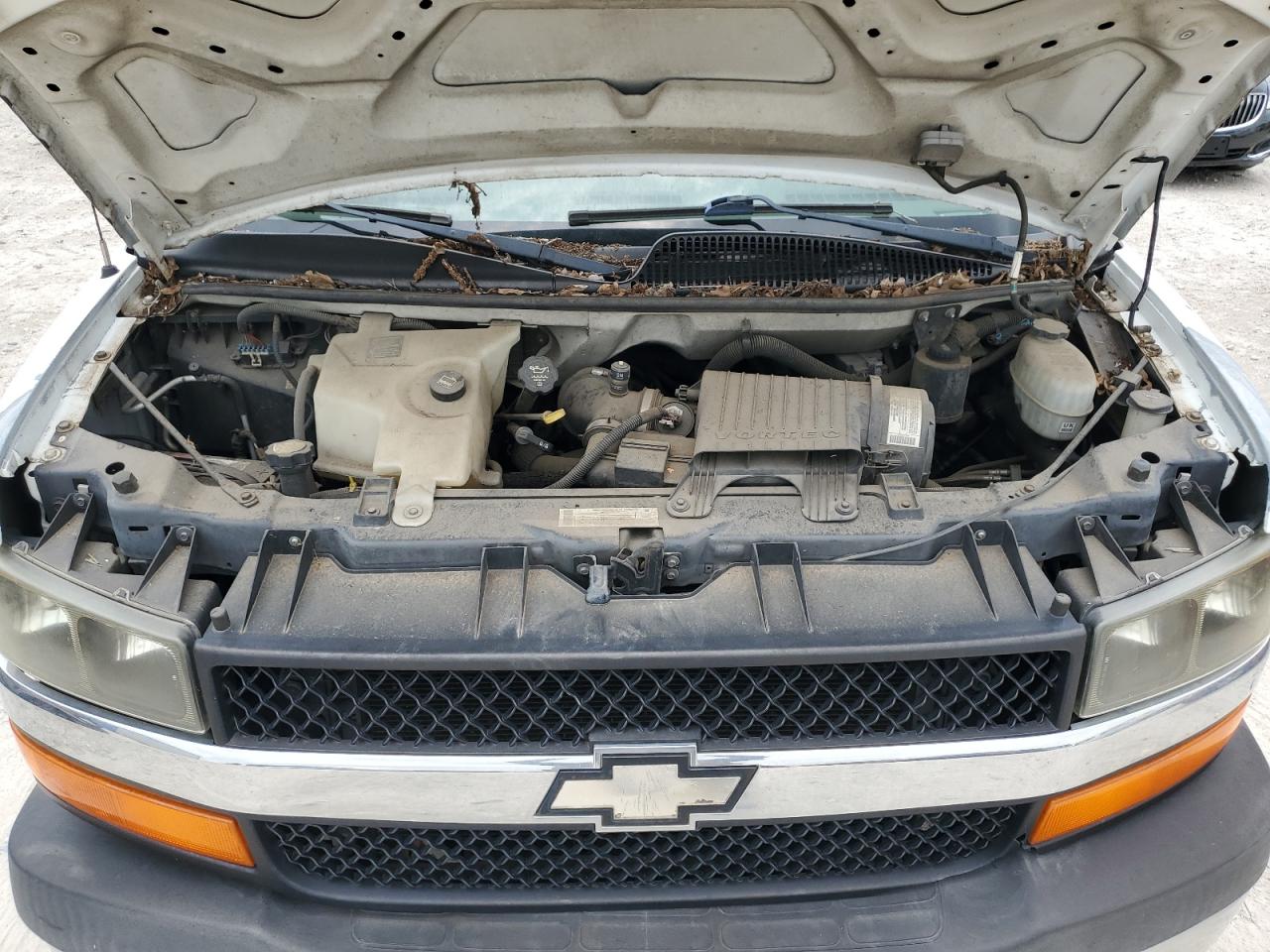 2004 Chevrolet Express G2500 VIN: 1GAGG25U541229588 Lot: 64299324