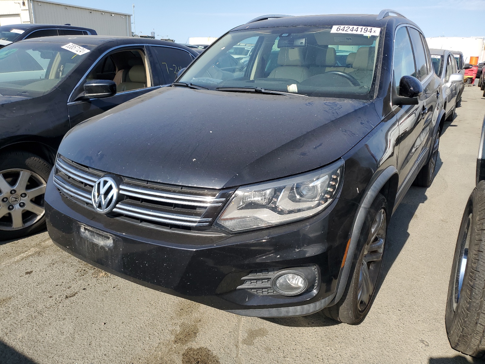 2012 Volkswagen Tiguan S vin: WVGAV7AX0CW555876