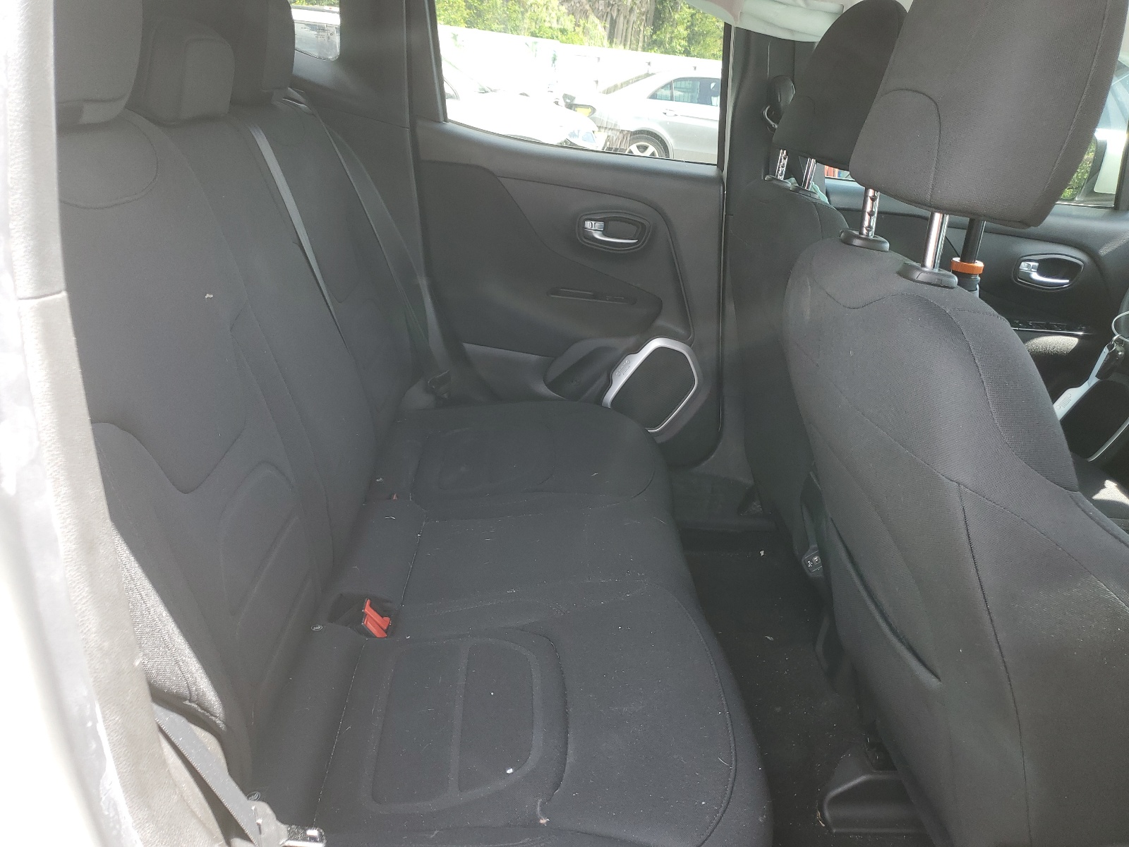 ZACNJABB0KPJ77827 2019 Jeep Renegade Latitude