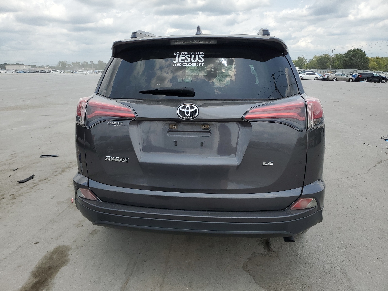 JTMZFREV2HJ131922 2017 Toyota Rav4 Le